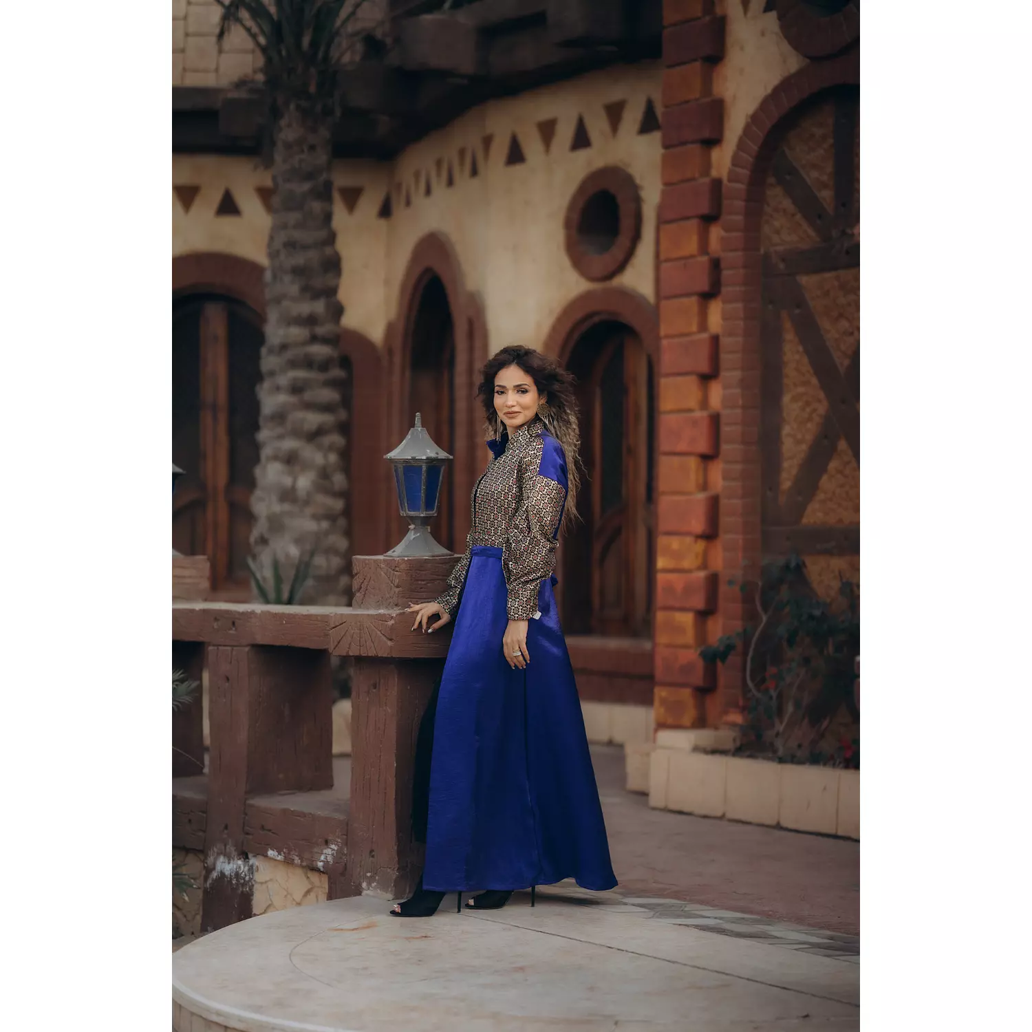 royal blue abaya  hover image