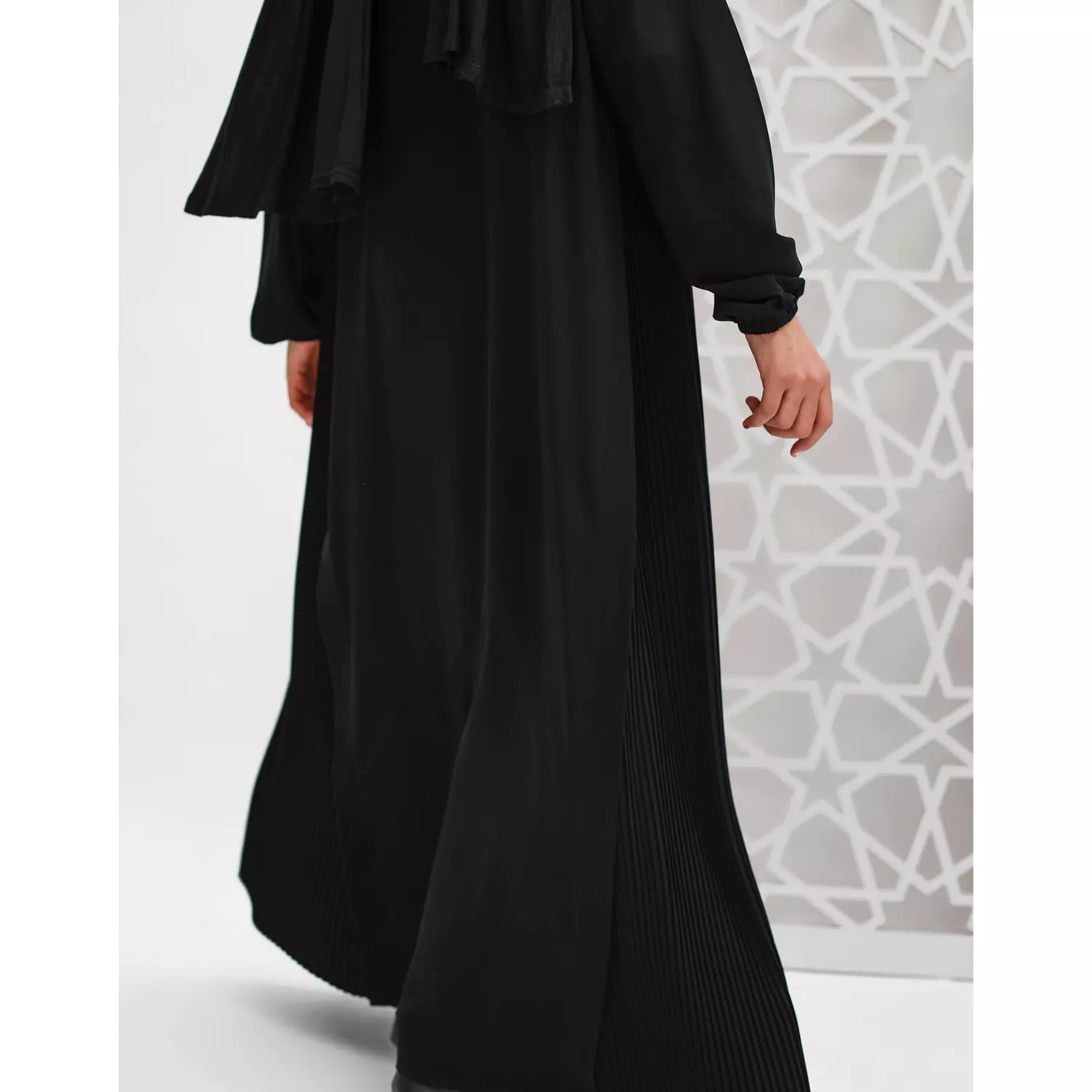 Side Pleated Abaya With Front Zipper  2