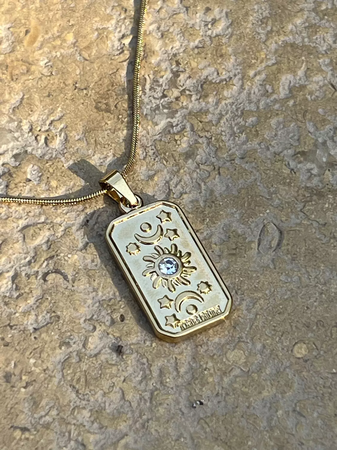 Between the moons necklace - Gold   hover image