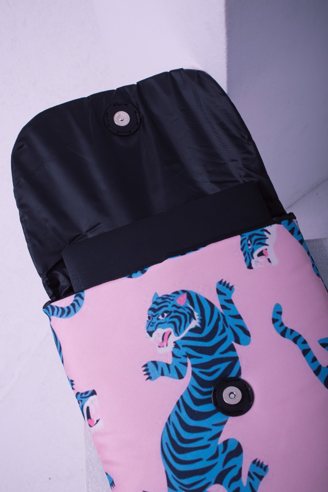 Tiger laptop sleeve-2nd-img