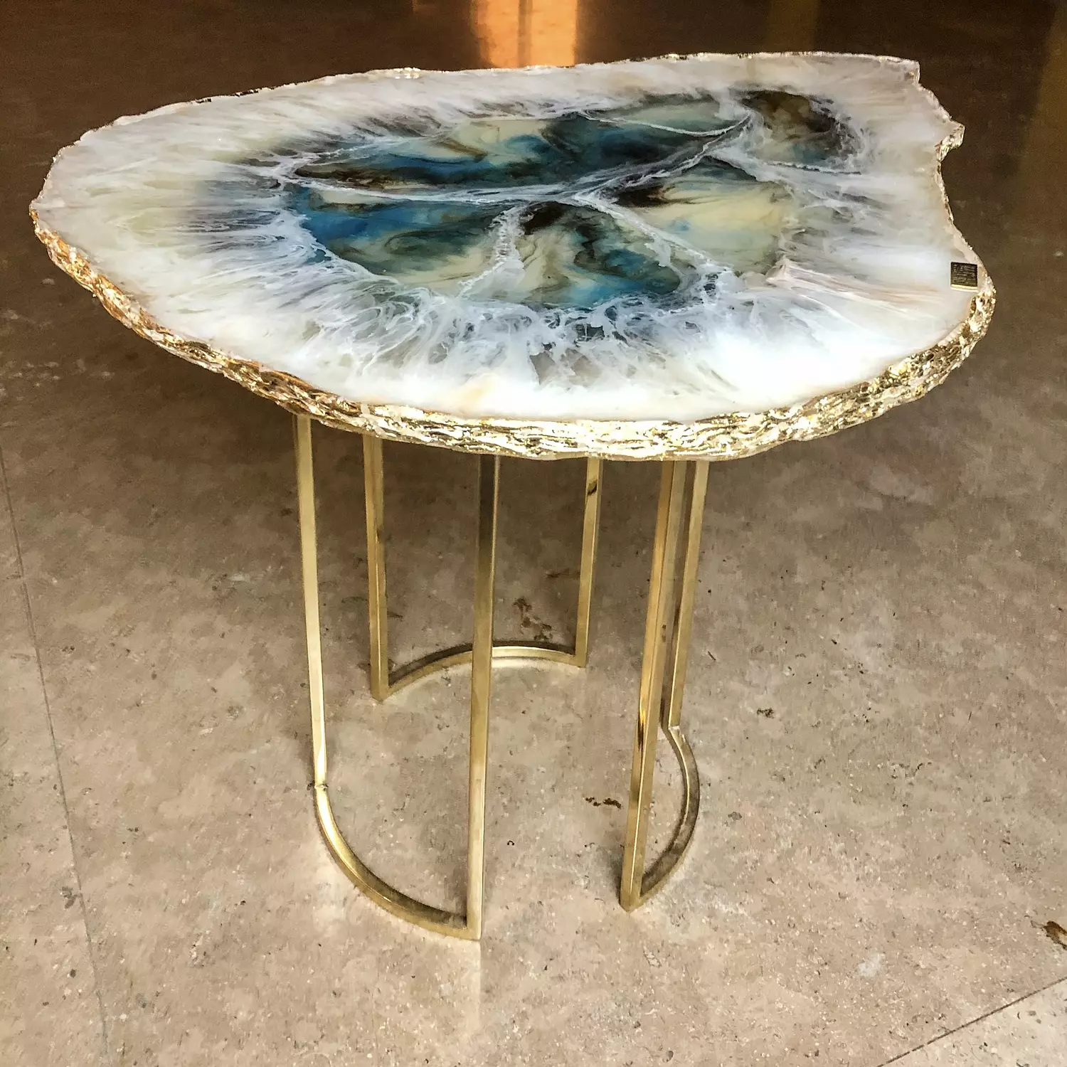 <h3><strong><span style="color: rgb(31, 41, 55)">Side Tables</span></strong></h3>