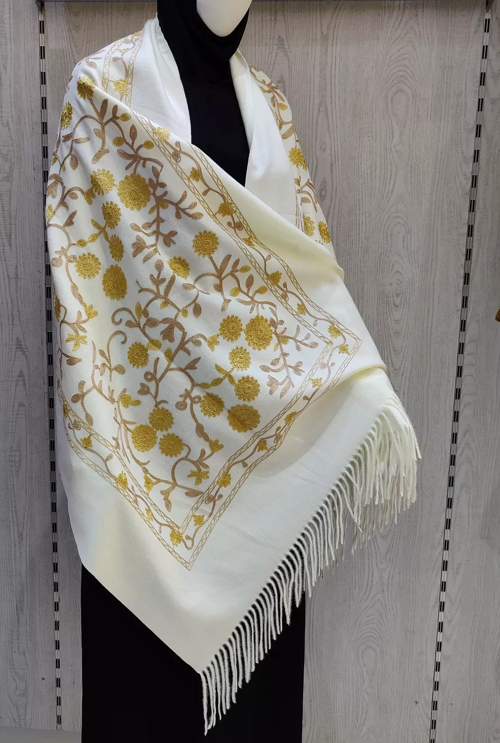 Shawl-Rich-Off-white hover image