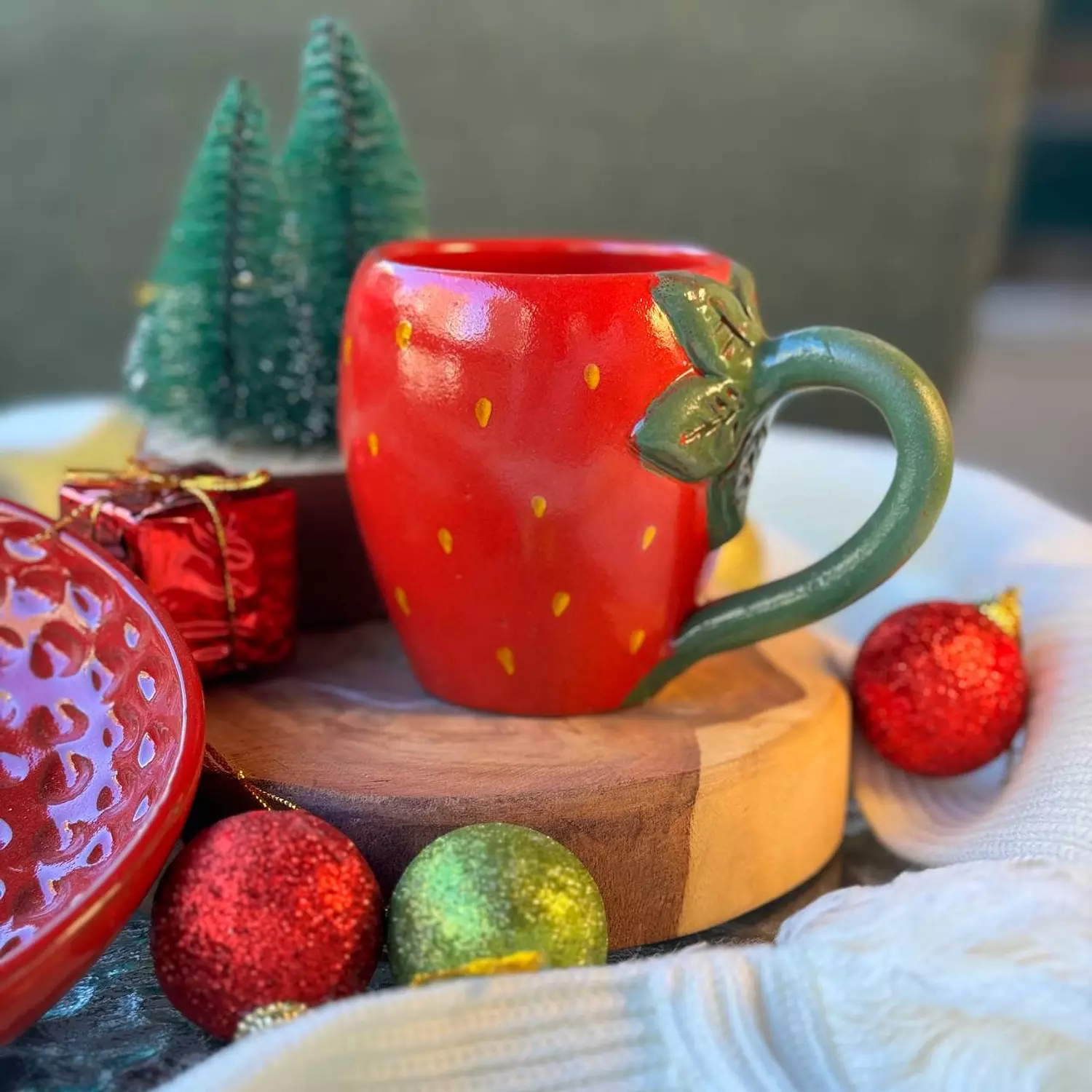 Strawberry mug hover image