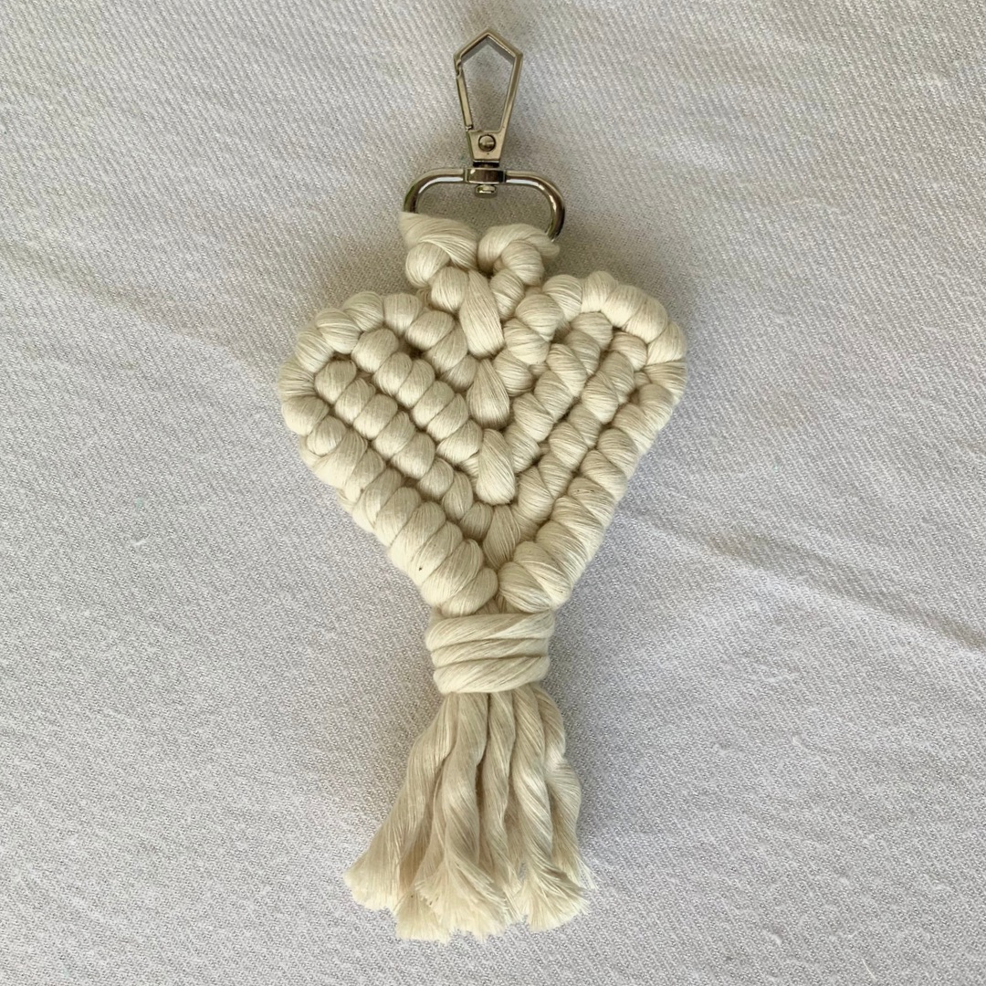 <h3><span style="color: #38826dff">Original Heart Macrame Keychain - Off White</span></h3>