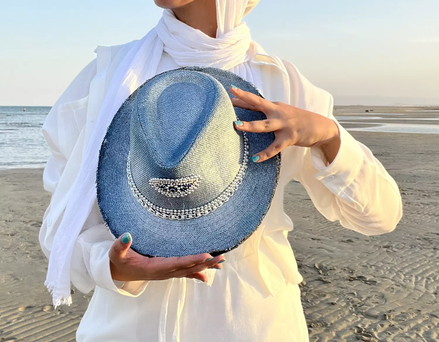 Blue beach hat hover image