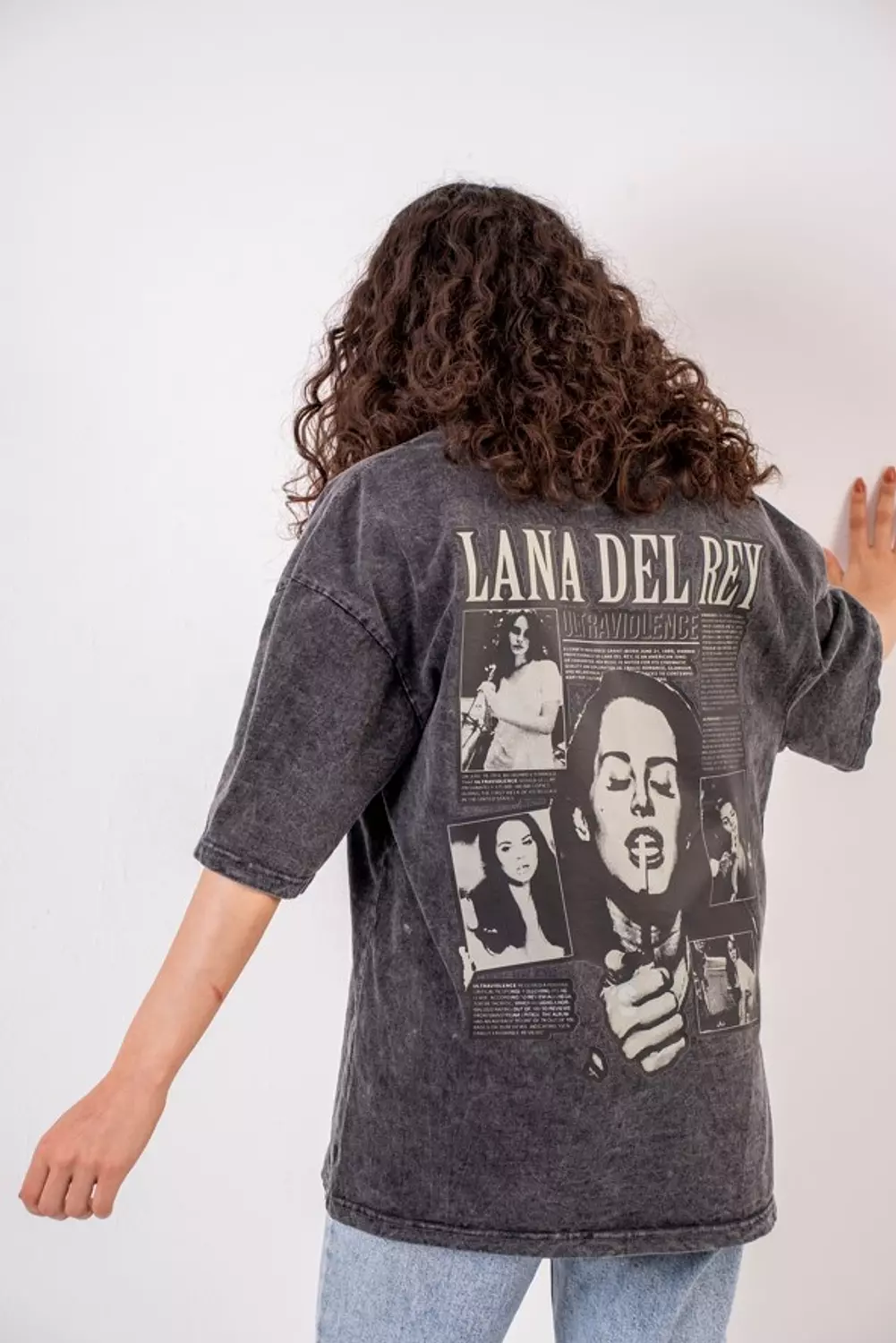 <p><strong>LANA DEL REY Washed T-SHIRT</strong></p>