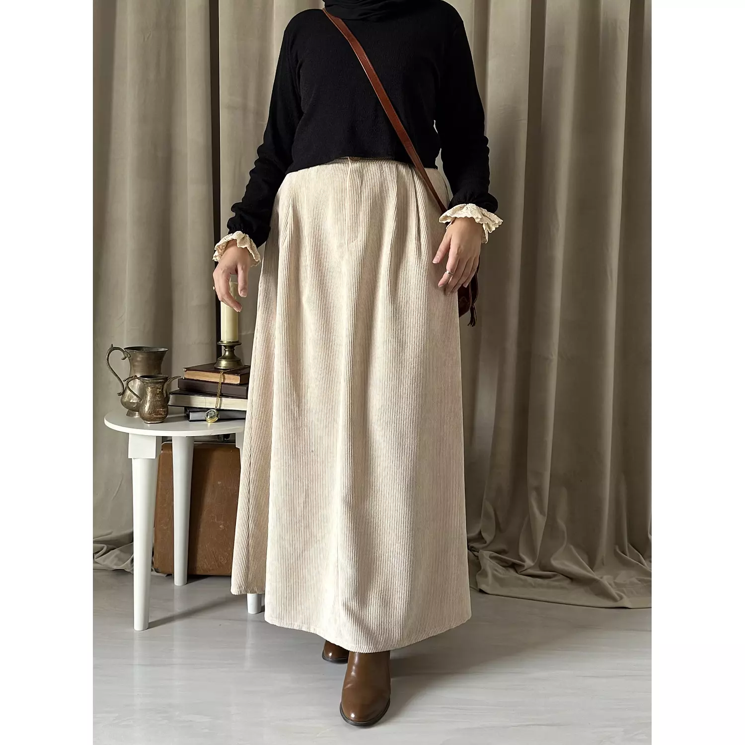 A line velvet skirt beige  4