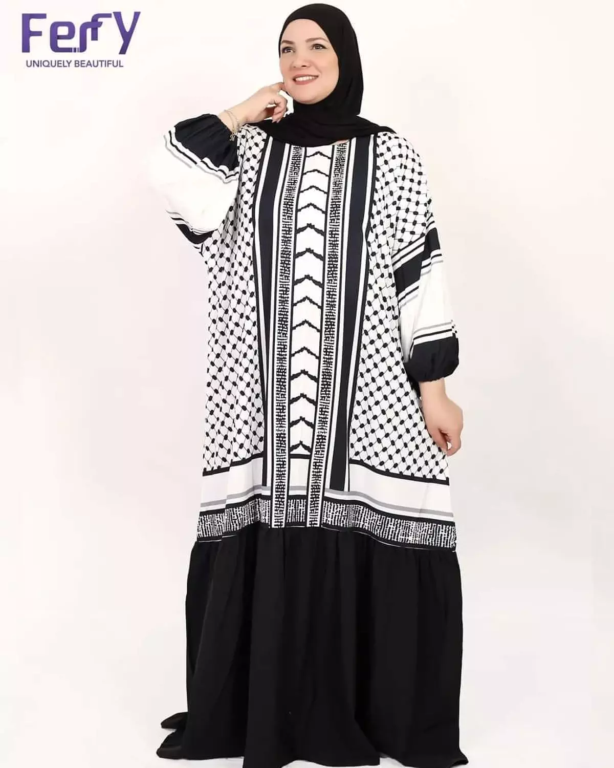Traditional palestinian dress hover image