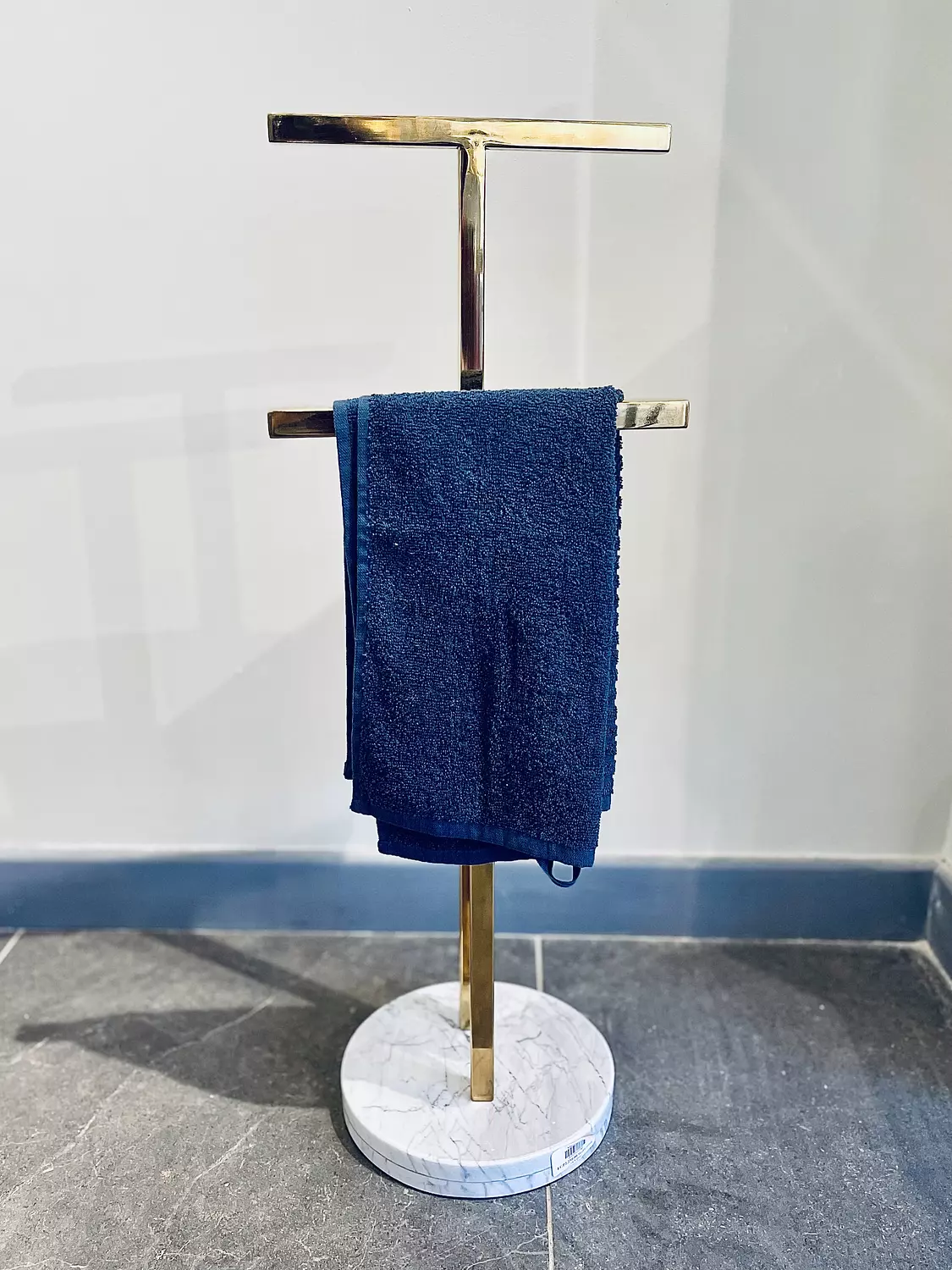 T Towel Rack “Marble” 1