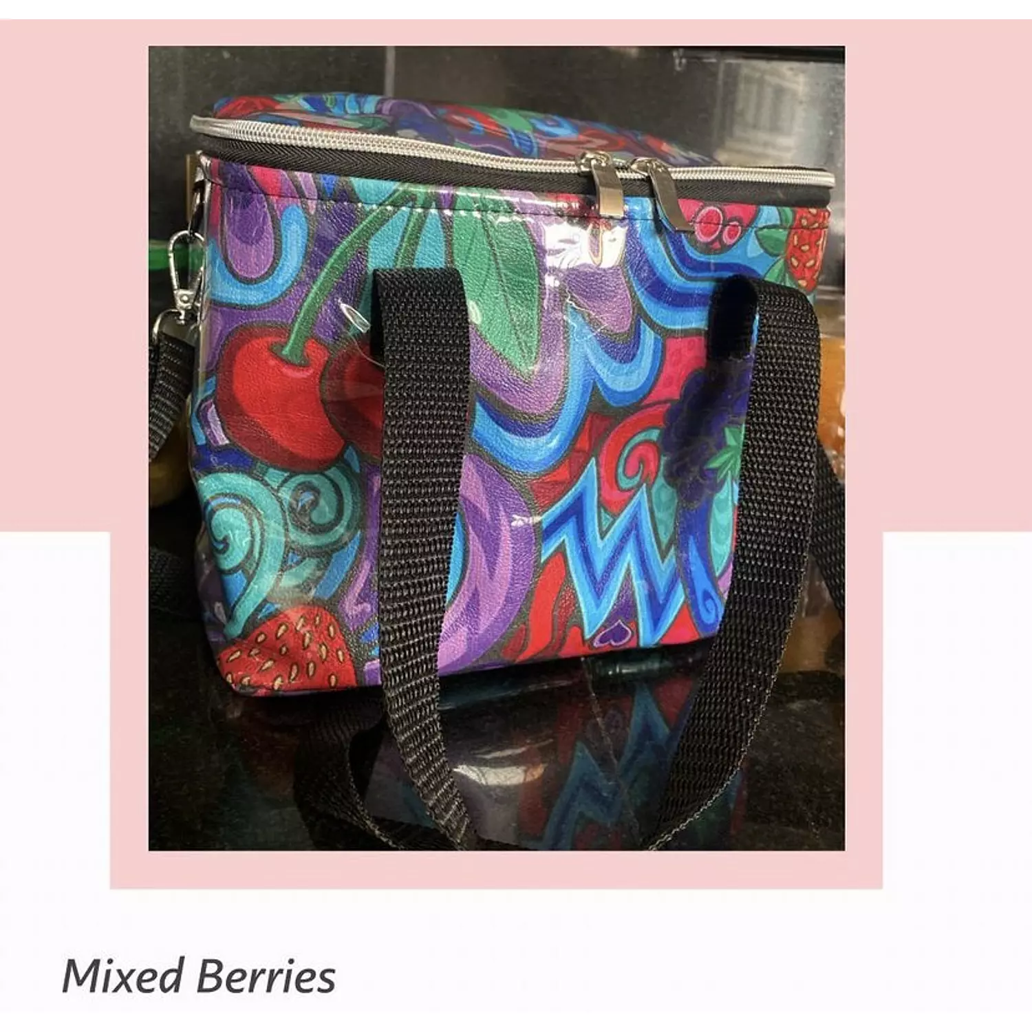 Mixed Berries Graffiti Family Lunchbag 2