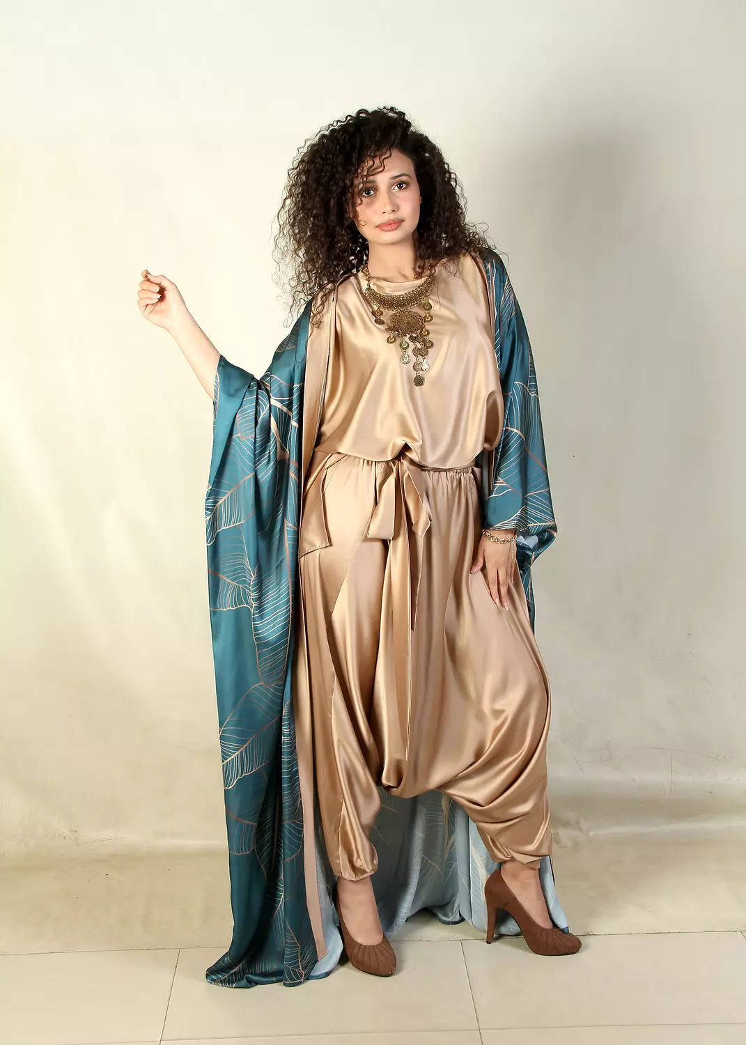 3 Pieces Caftan , Blouse and Pantalon hover image