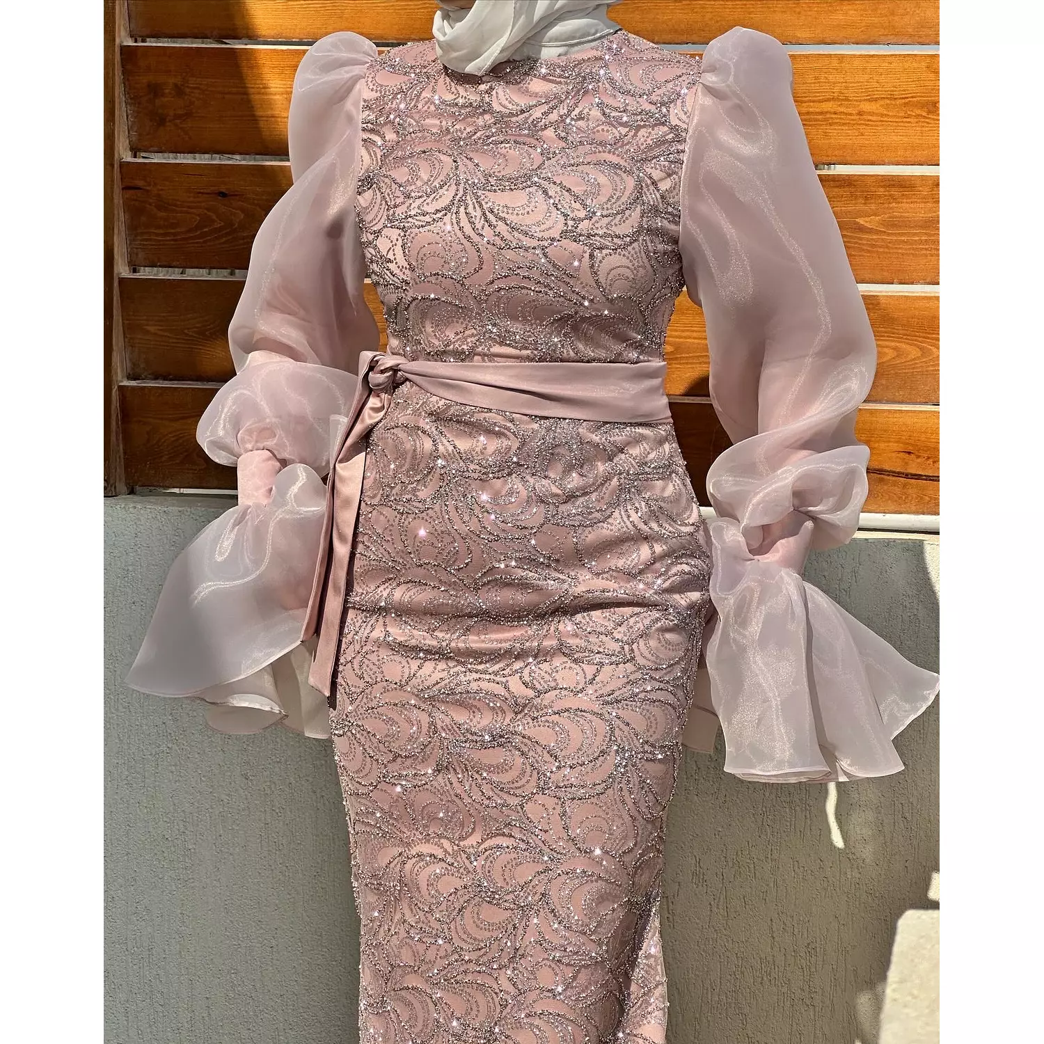 Puff sleeved embroidery dress - Pink hover image