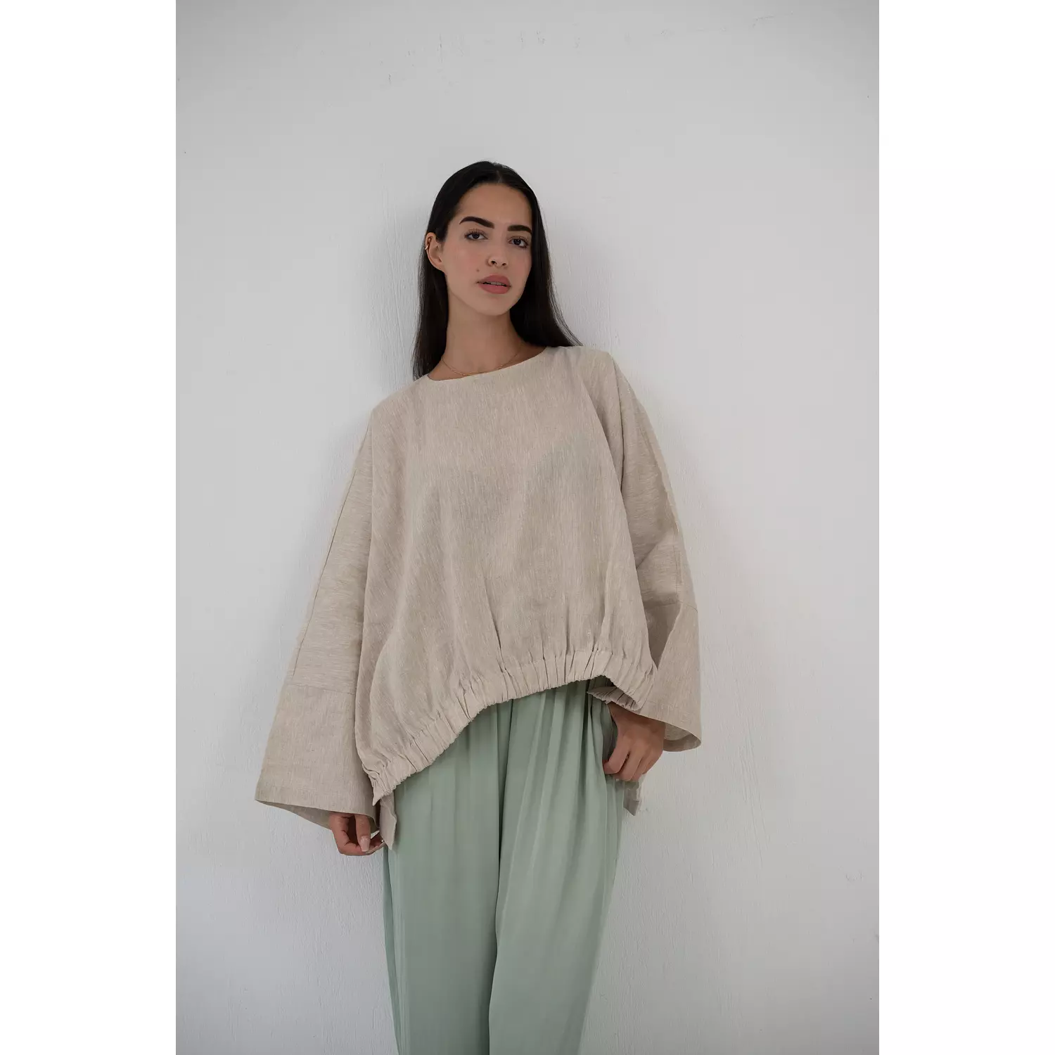 Minimalist linen blouse in beige 2