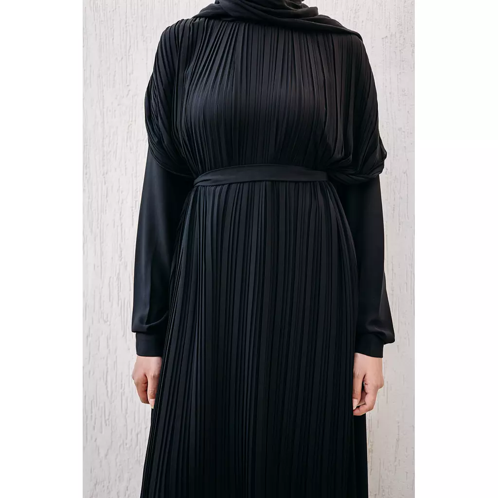 Pleated Cape in Black