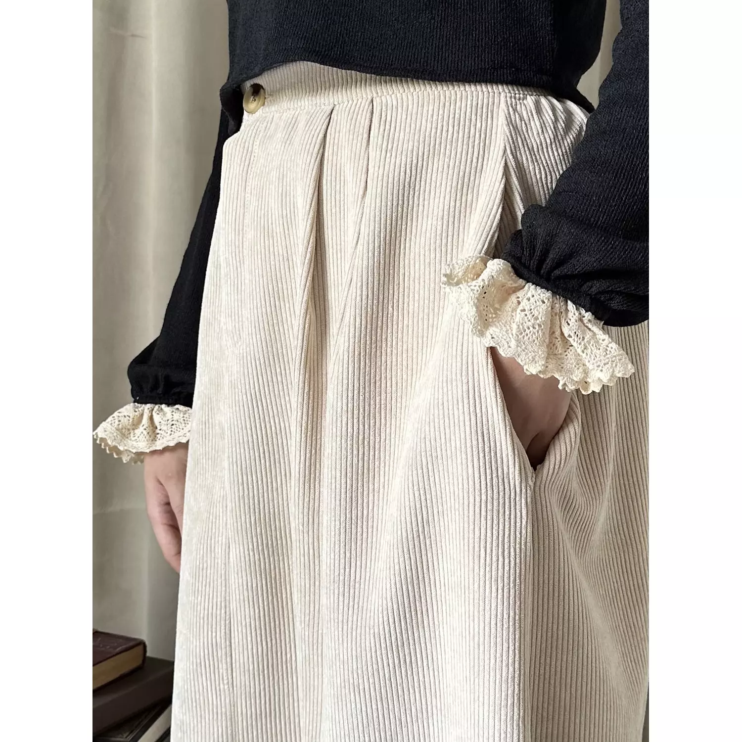 A line velvet skirt beige  hover image