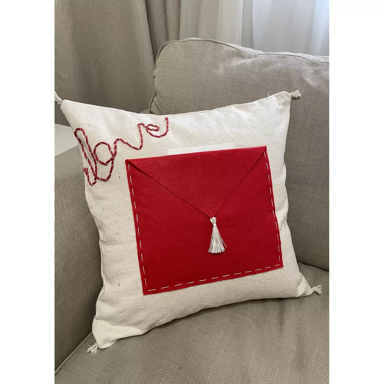 Love notes pocket throw pillow 40 cm * 40 cm valentine's art  hover image