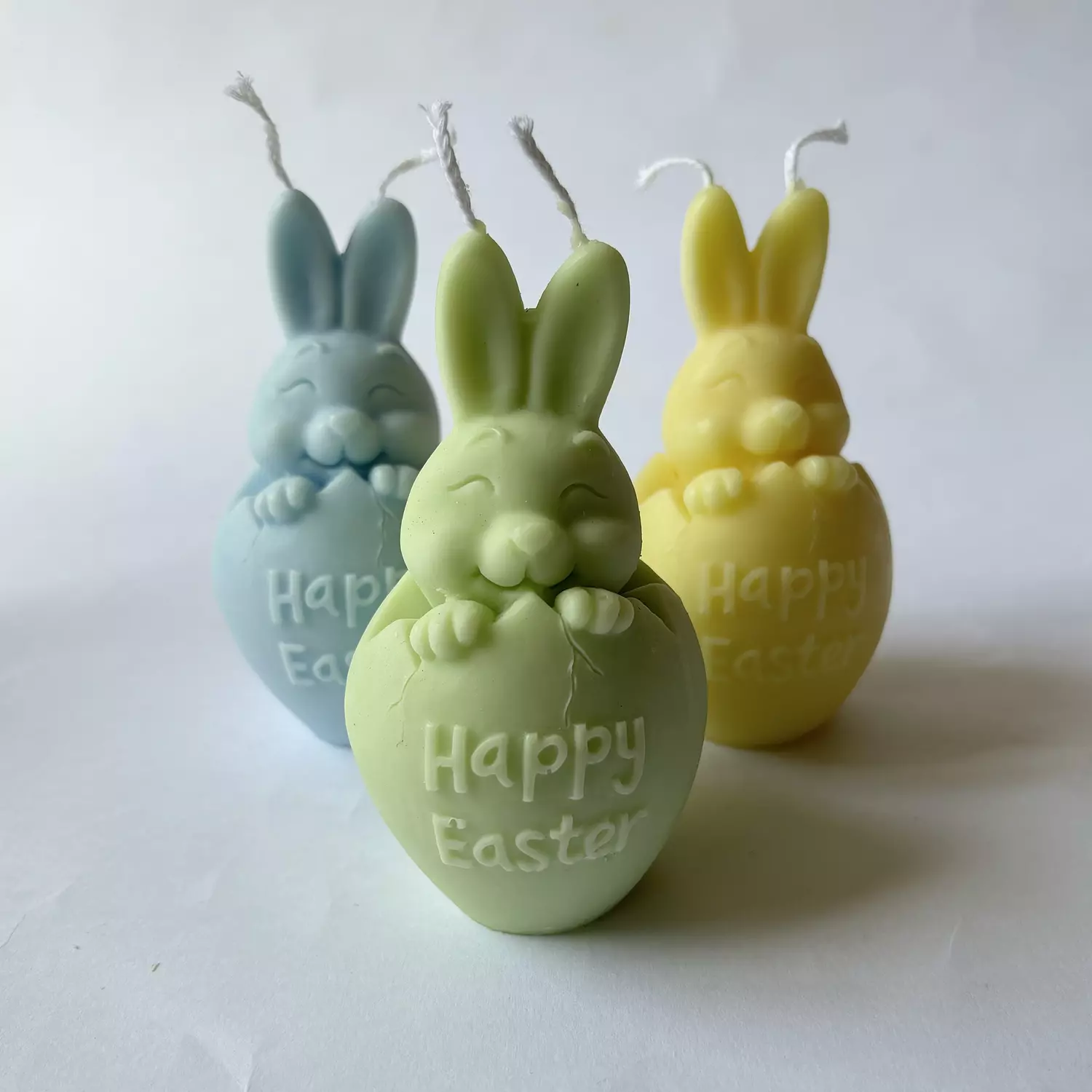 3 Happy Easter Bunnies-2nd-img