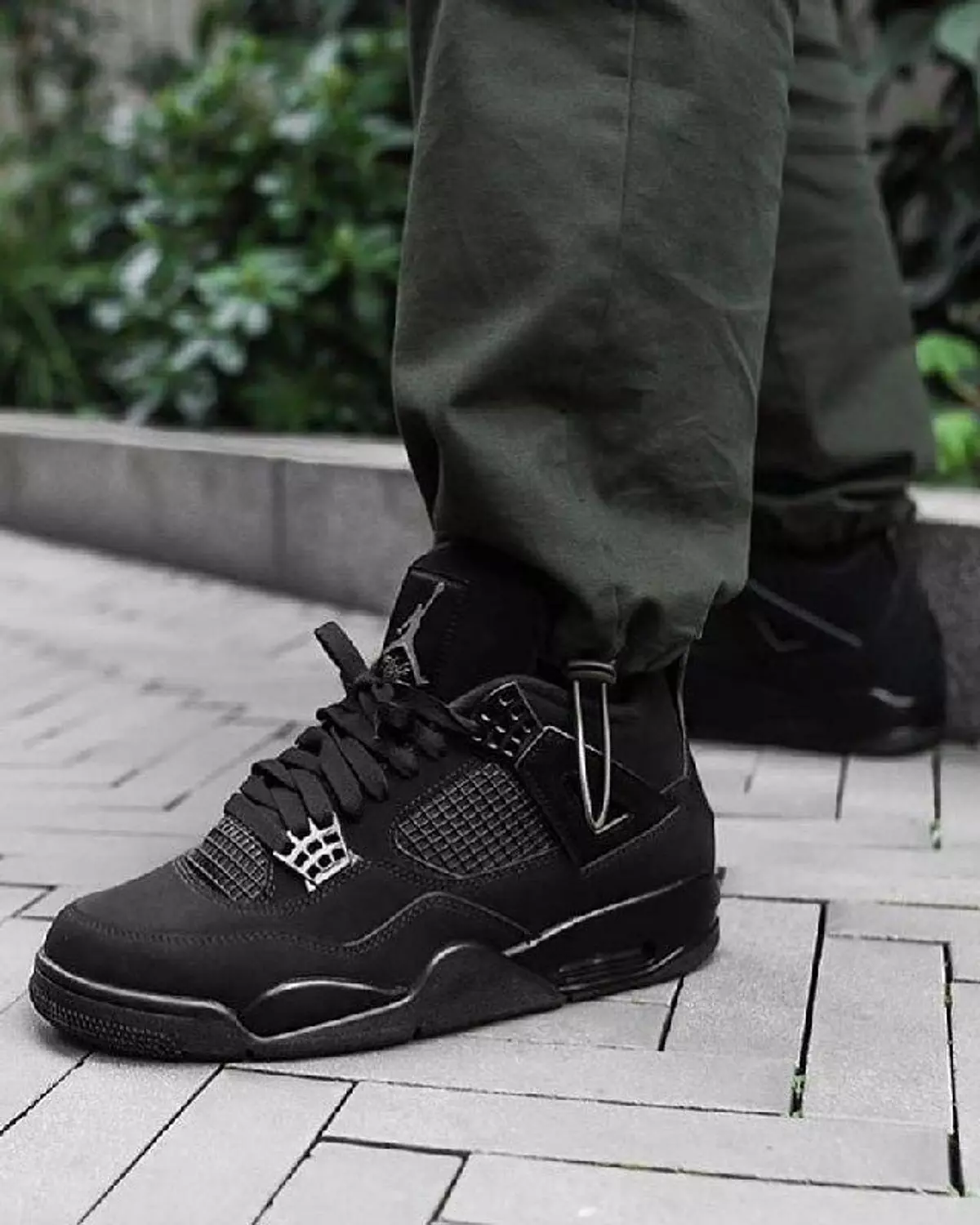 Jordan retro 4 black best sale