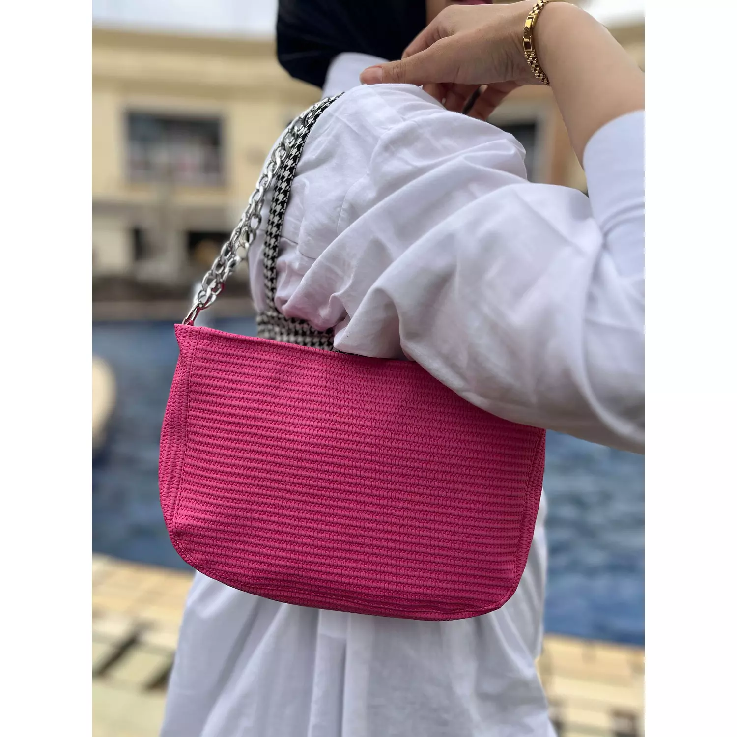 Mini hot-pink ribbed bag  1