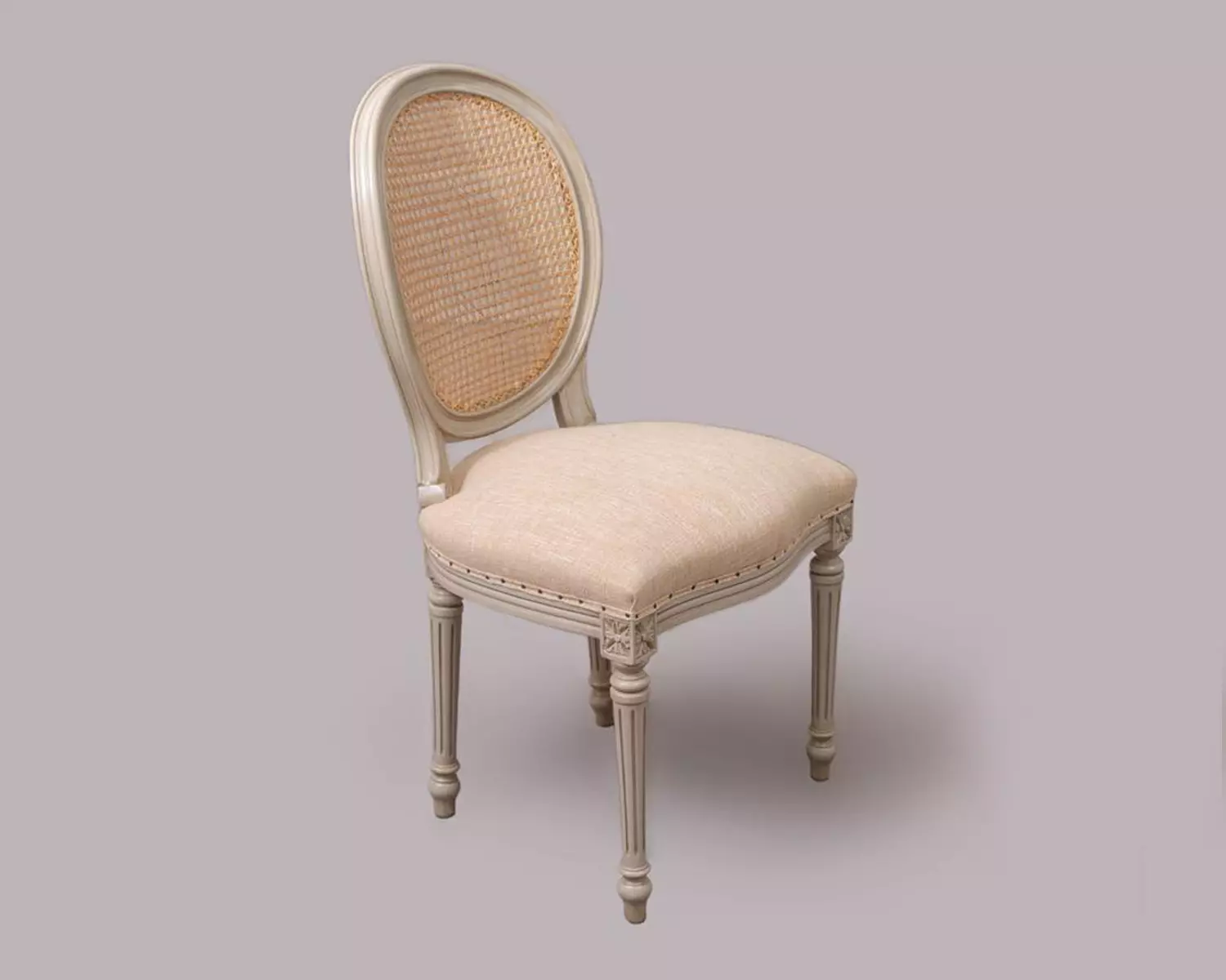 <p><strong>DINING CHAIR</strong></p>