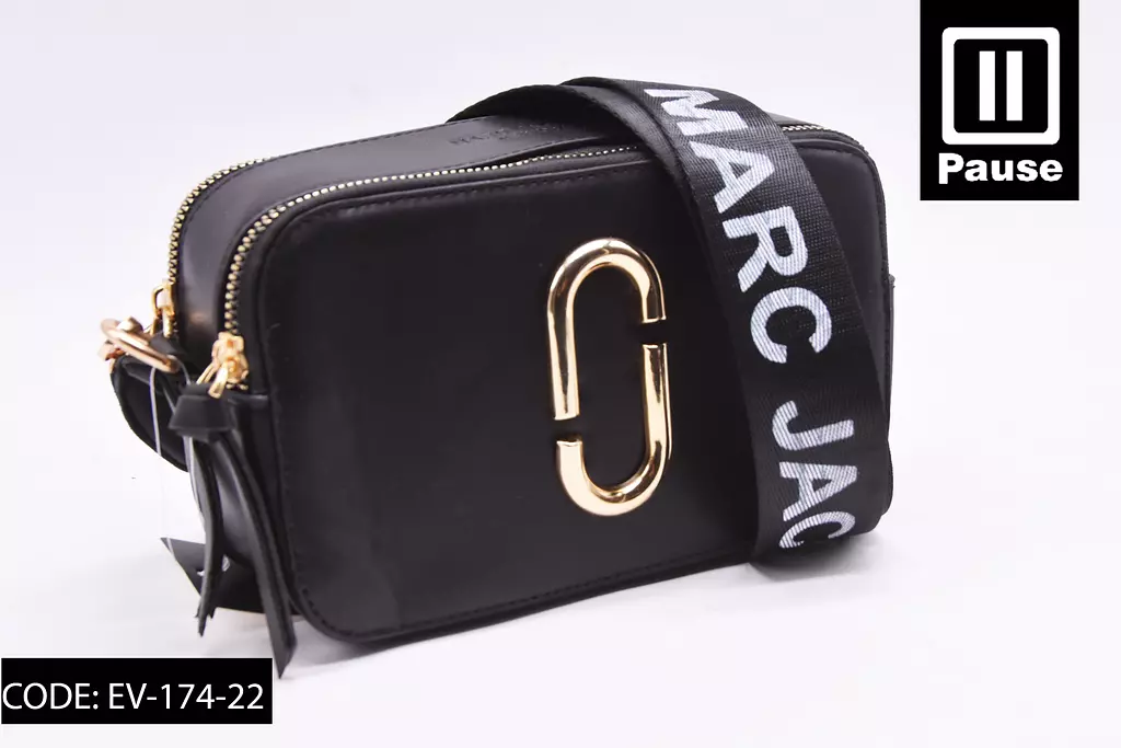 EV-174-22 MARC JACOBS BAG