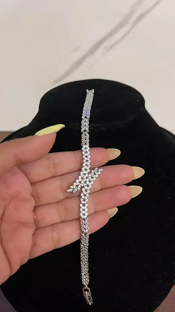 Elegant bracelet