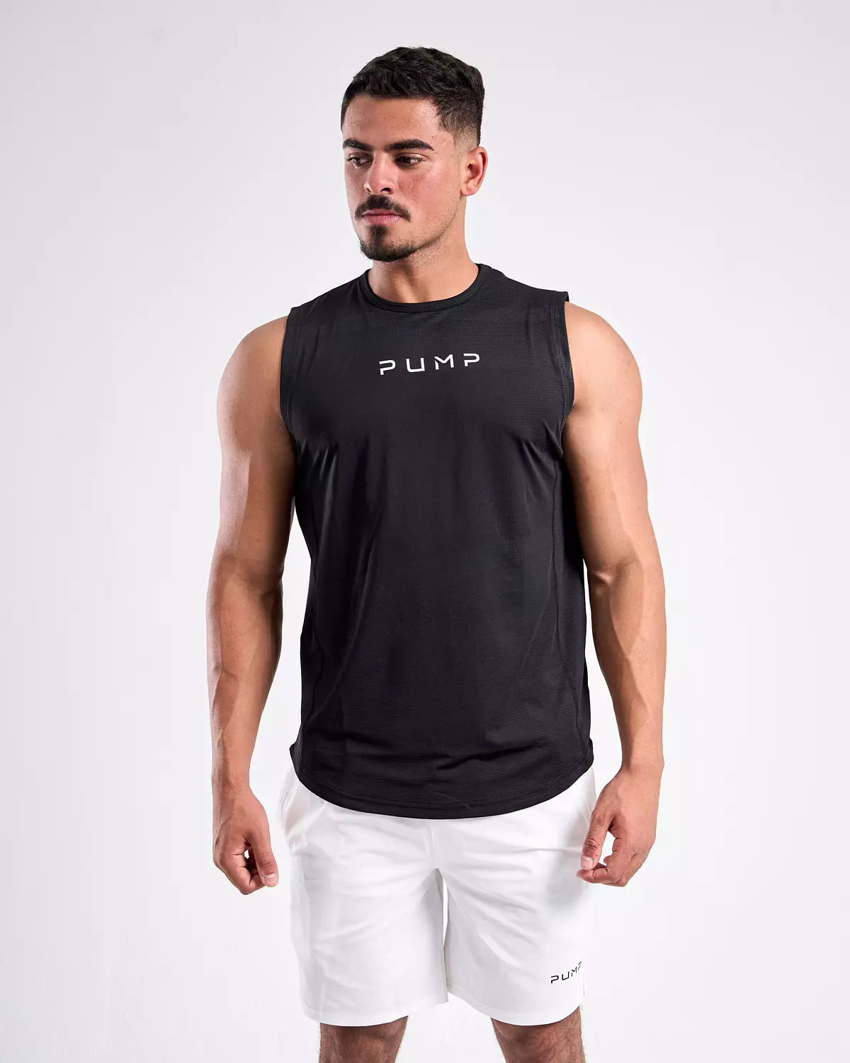 <p><strong><span style="color: rgb(0, 0, 0)">Ultralight Performance Tank - black</span></strong></p>