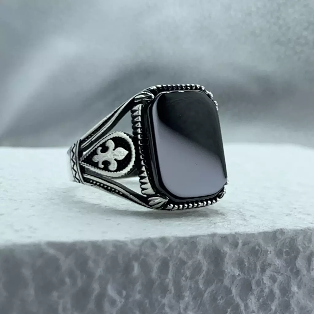 Black stone ring