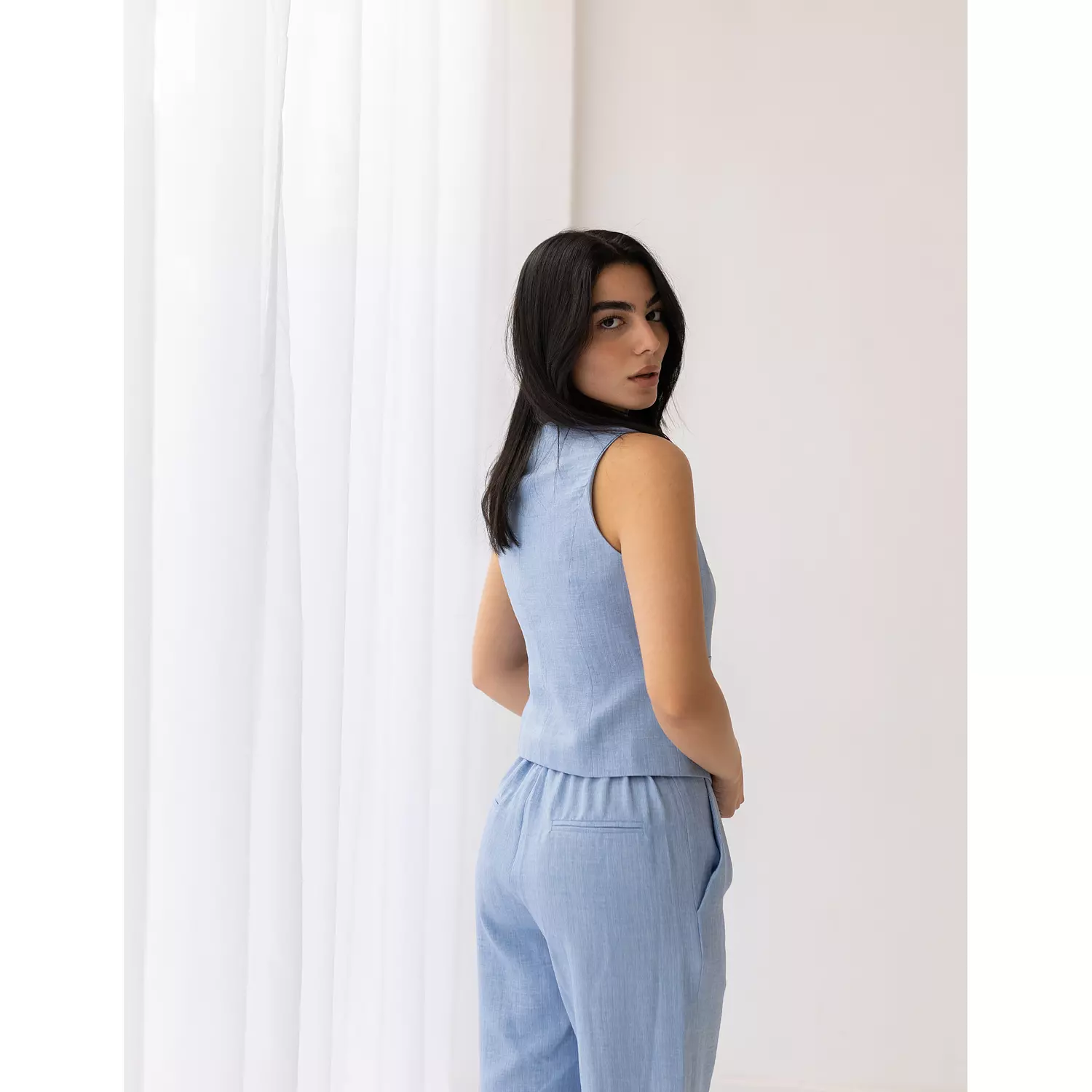 Sky blue linen cropped vest  3