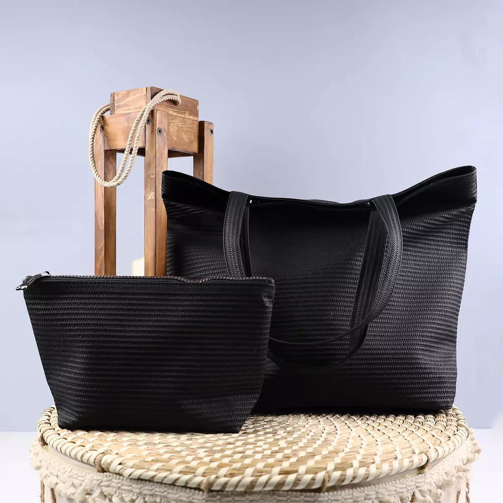 Black ribbed bag 