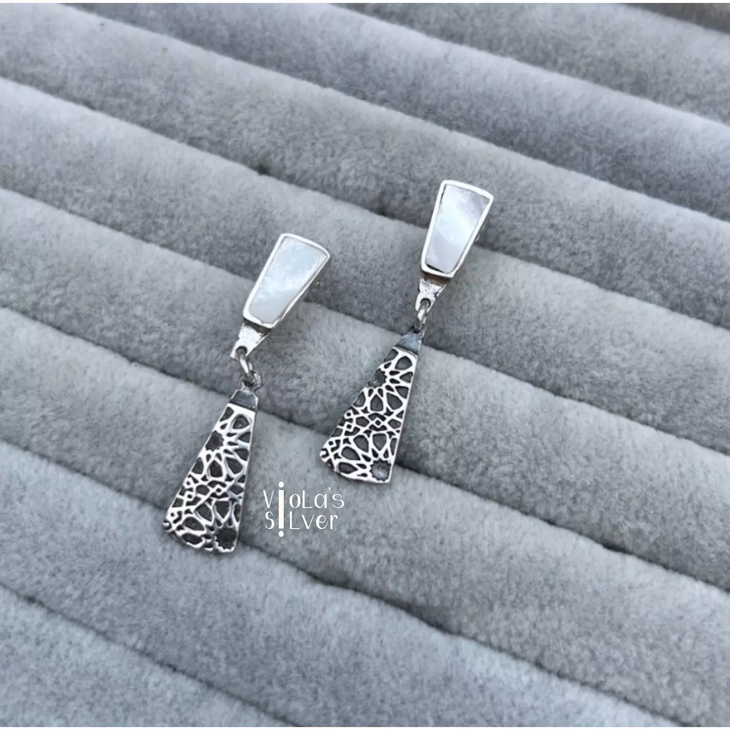 Indaza Earring ( White ) hover image