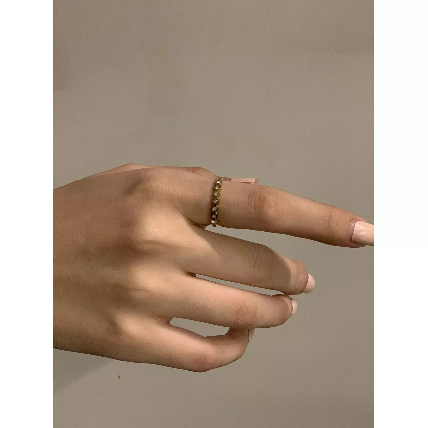 Roya ring hover image