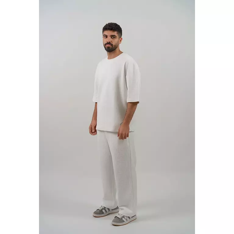 <p><strong><span style="color: rgb(0, 0, 0)">WHITE PANTS</span></strong></p>