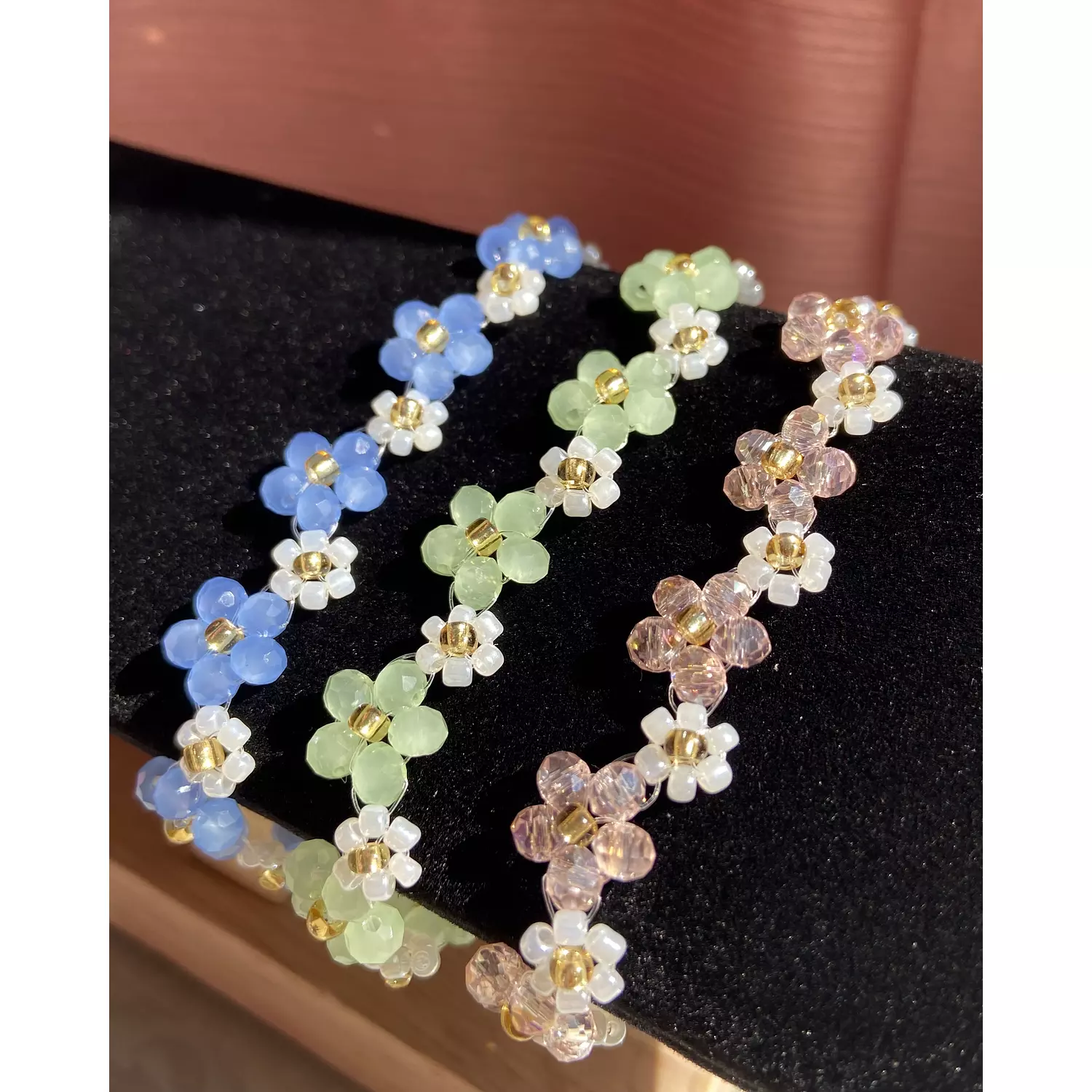 Zigzag crystal flowers with white flowers ✨ 3