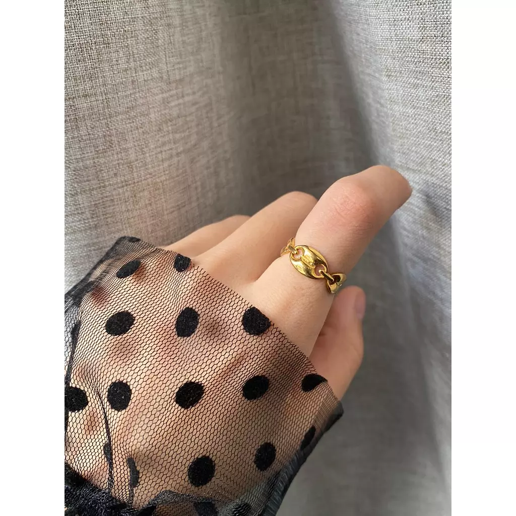 BUTTON RING