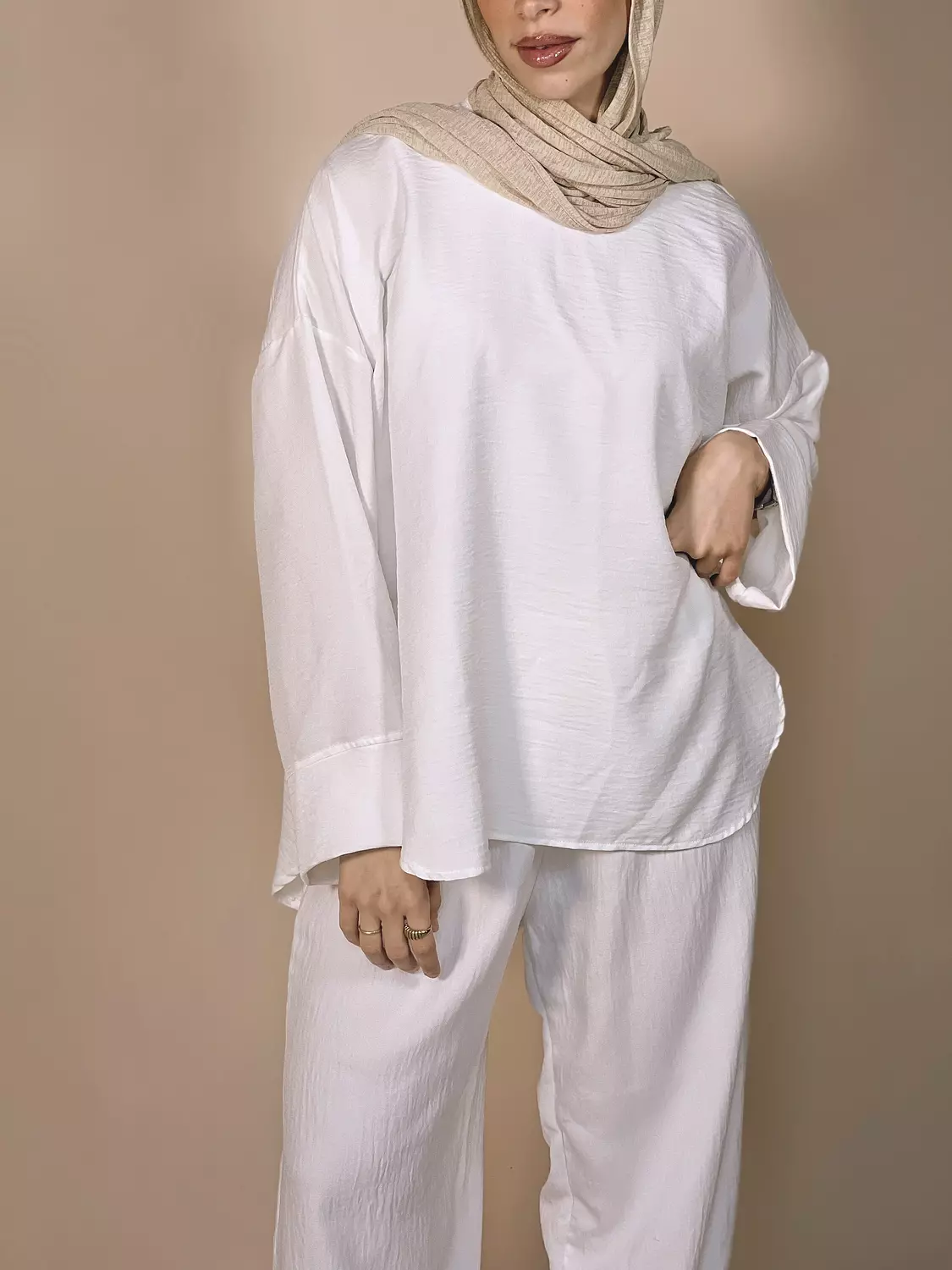 White Basic Linen Set 3