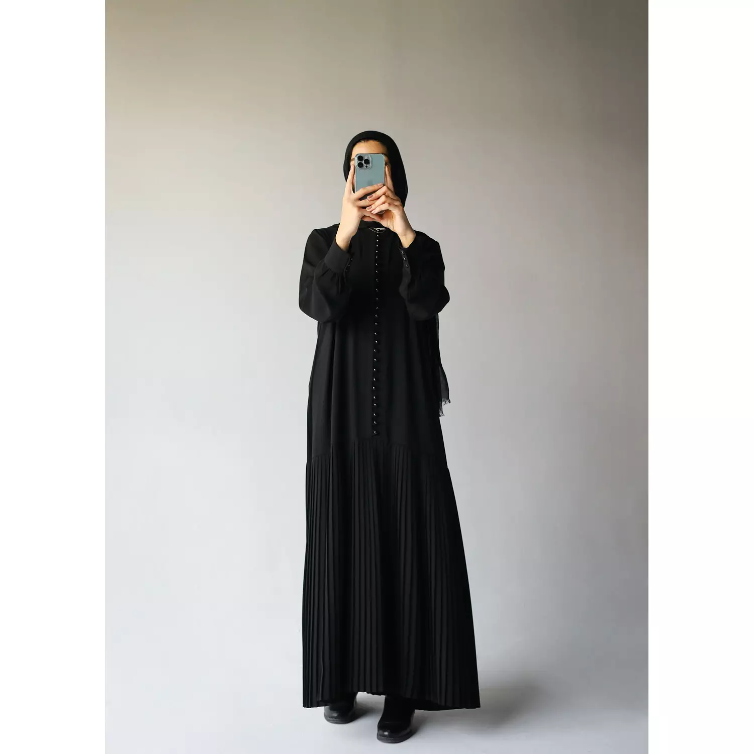 Buttoned Pleated Abaya 1