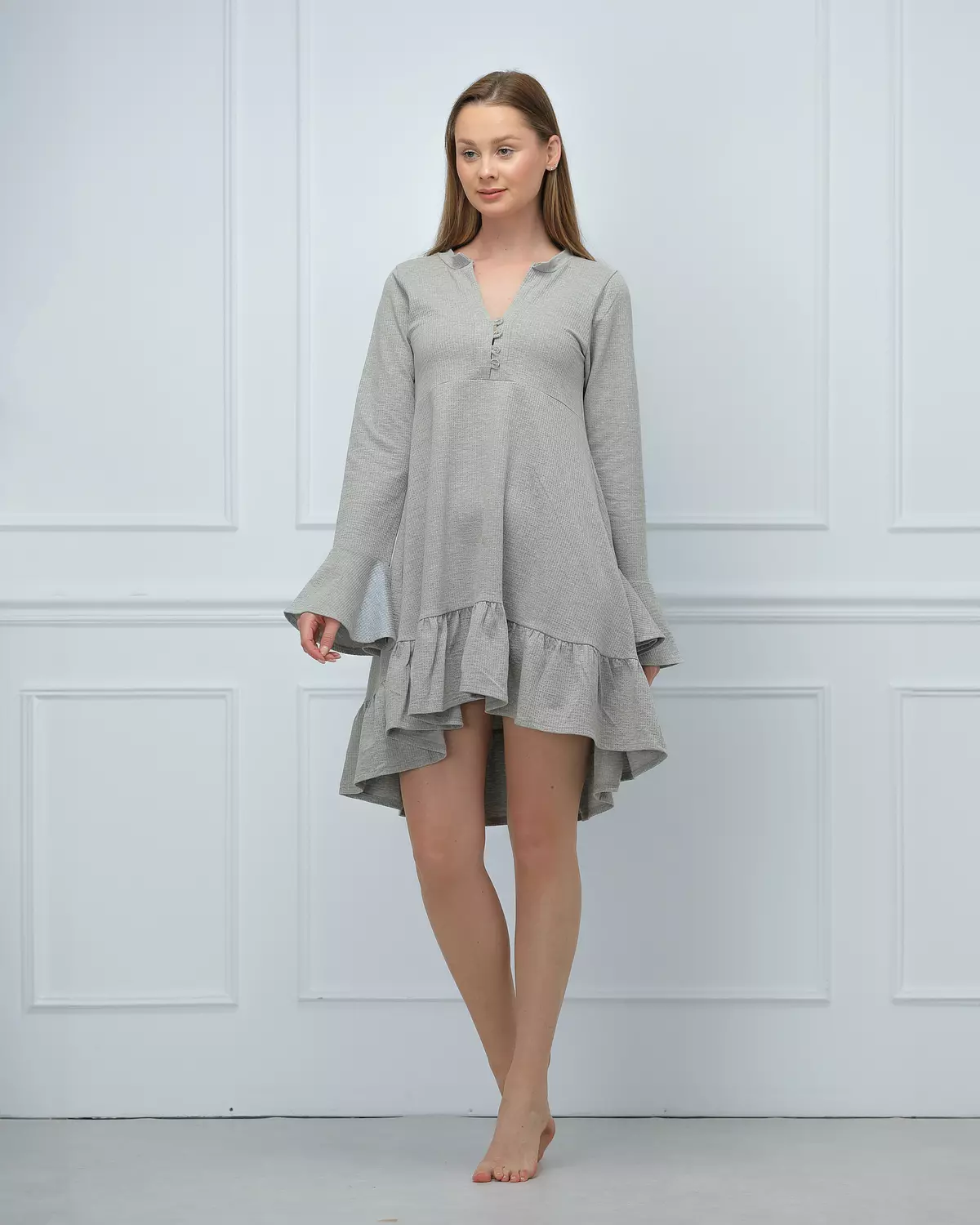 <p><strong>Grey Ruffles Sleepshirt</strong></p>