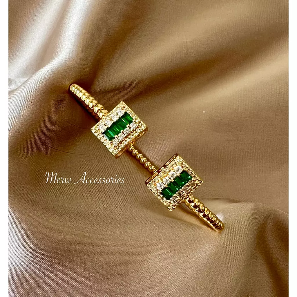 Square green bangle 