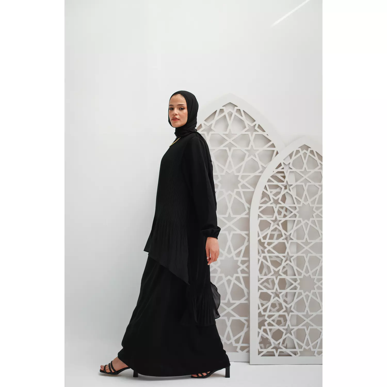 Pleated Chiffon High Low Abaya 3