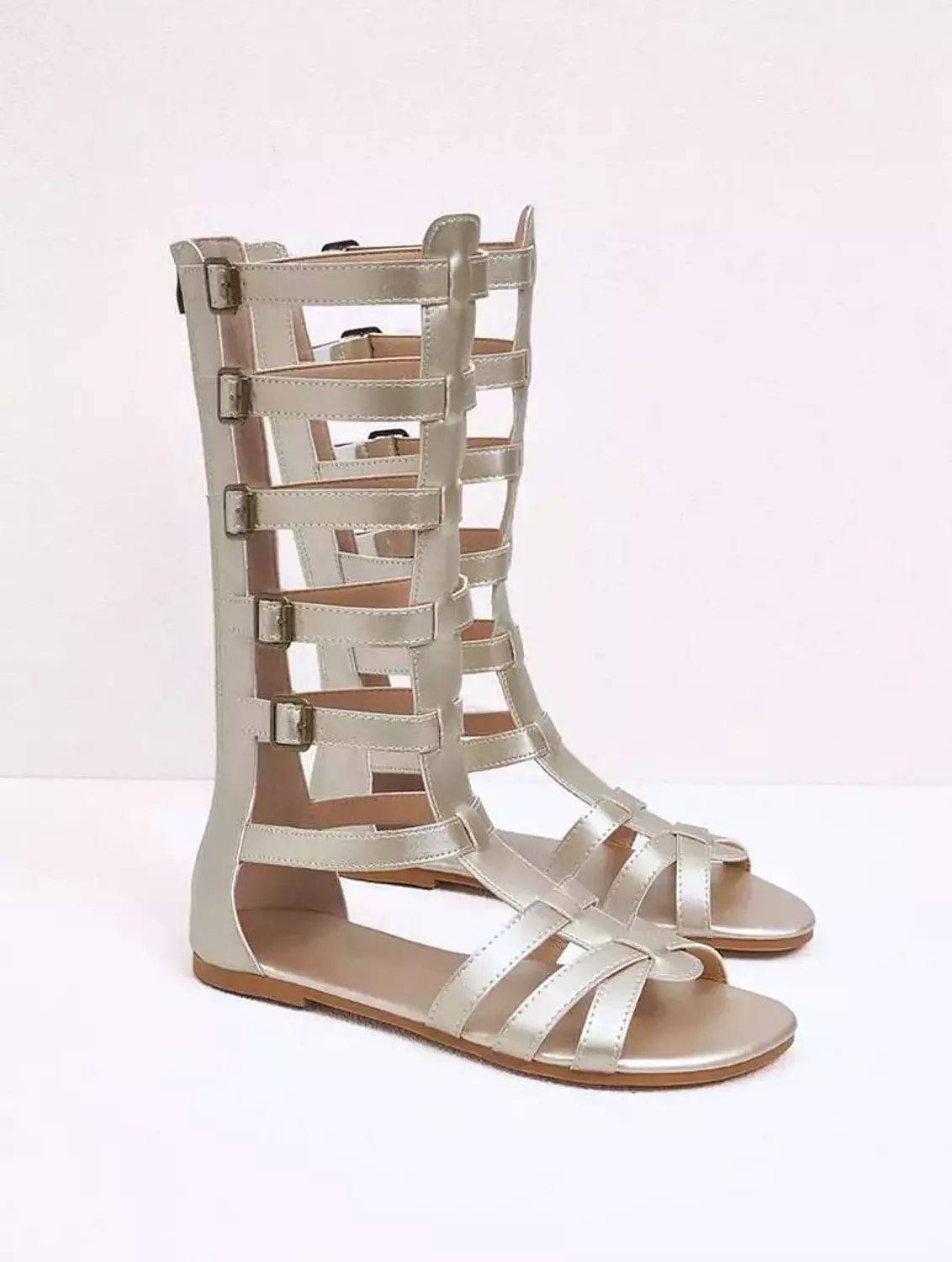 <h2><br><strong><span style="color: rgb(33, 37, 41)">Sandals</span></strong></h2>