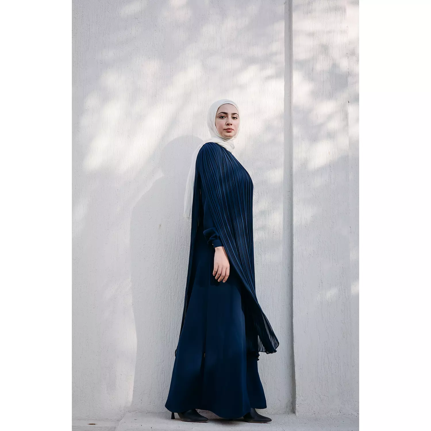 Night Blooming Abaya in Navy Blue 4