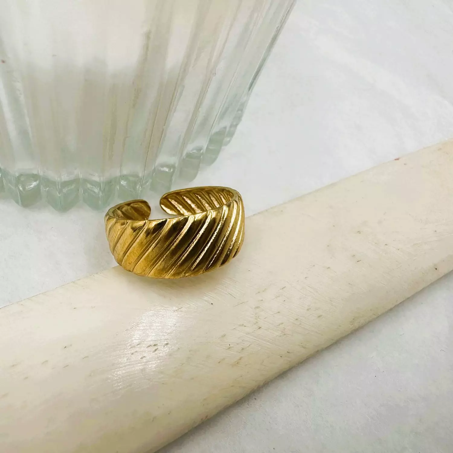 Elegant stream Ring - Free size 1