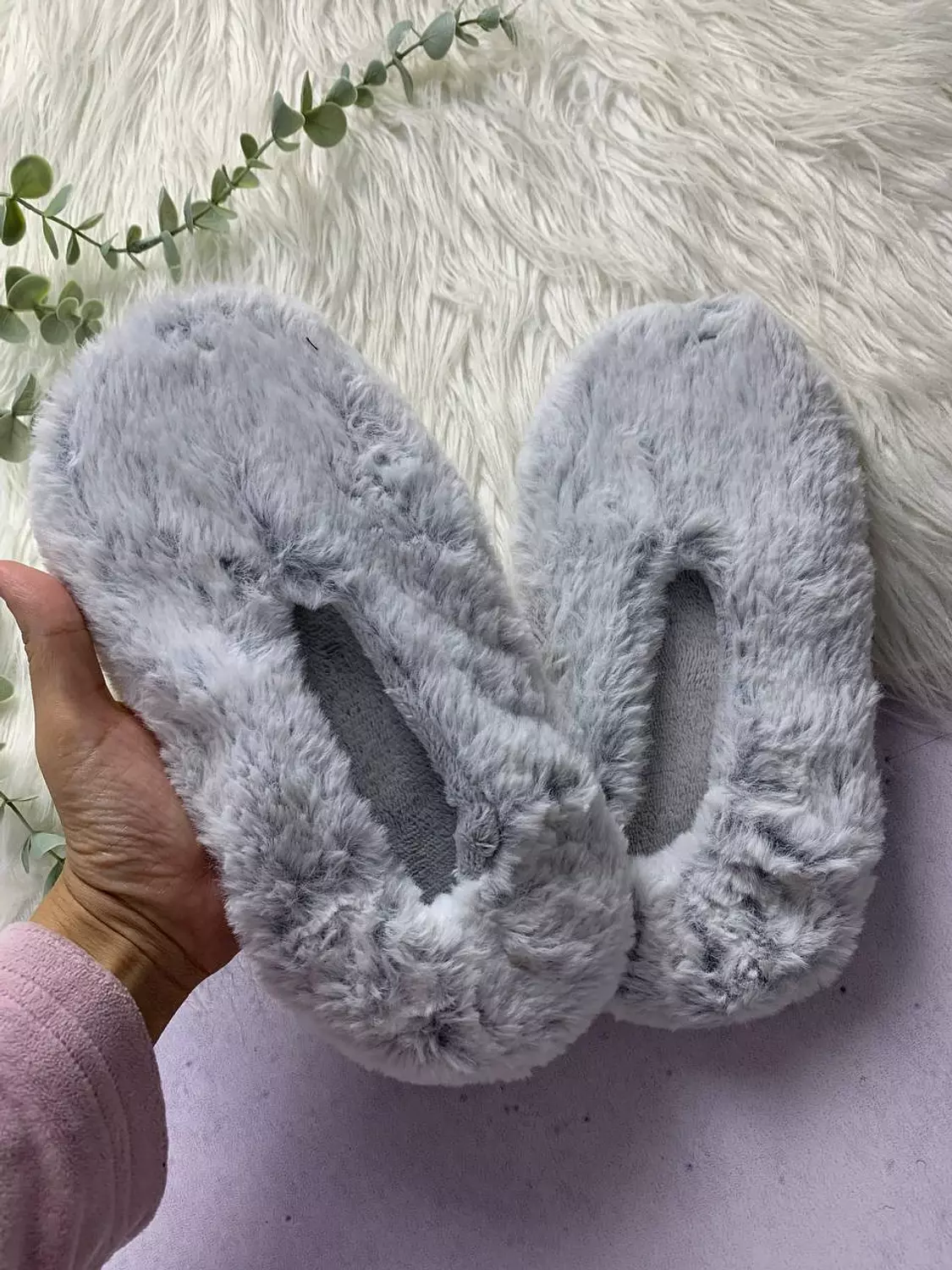 Cozy fur slippers from Primark 37/38/40 hover image