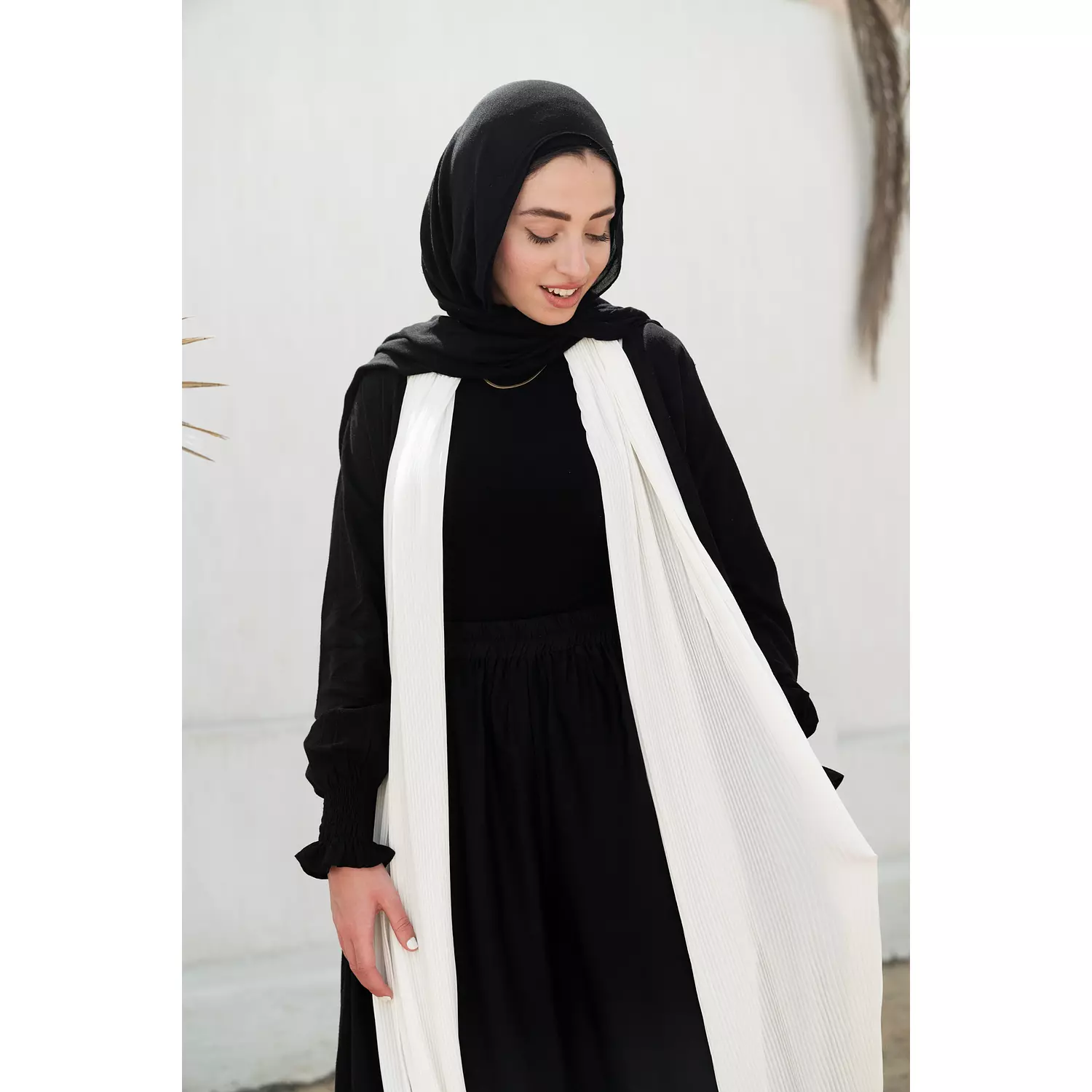 Linen x Chiffon Pleated Collar Kimono in black 1