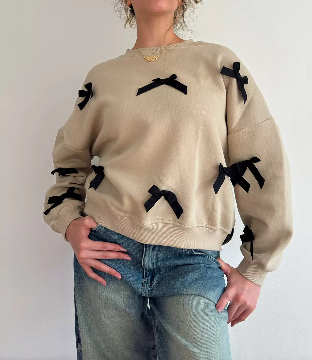 Bow sweatshirt div 2