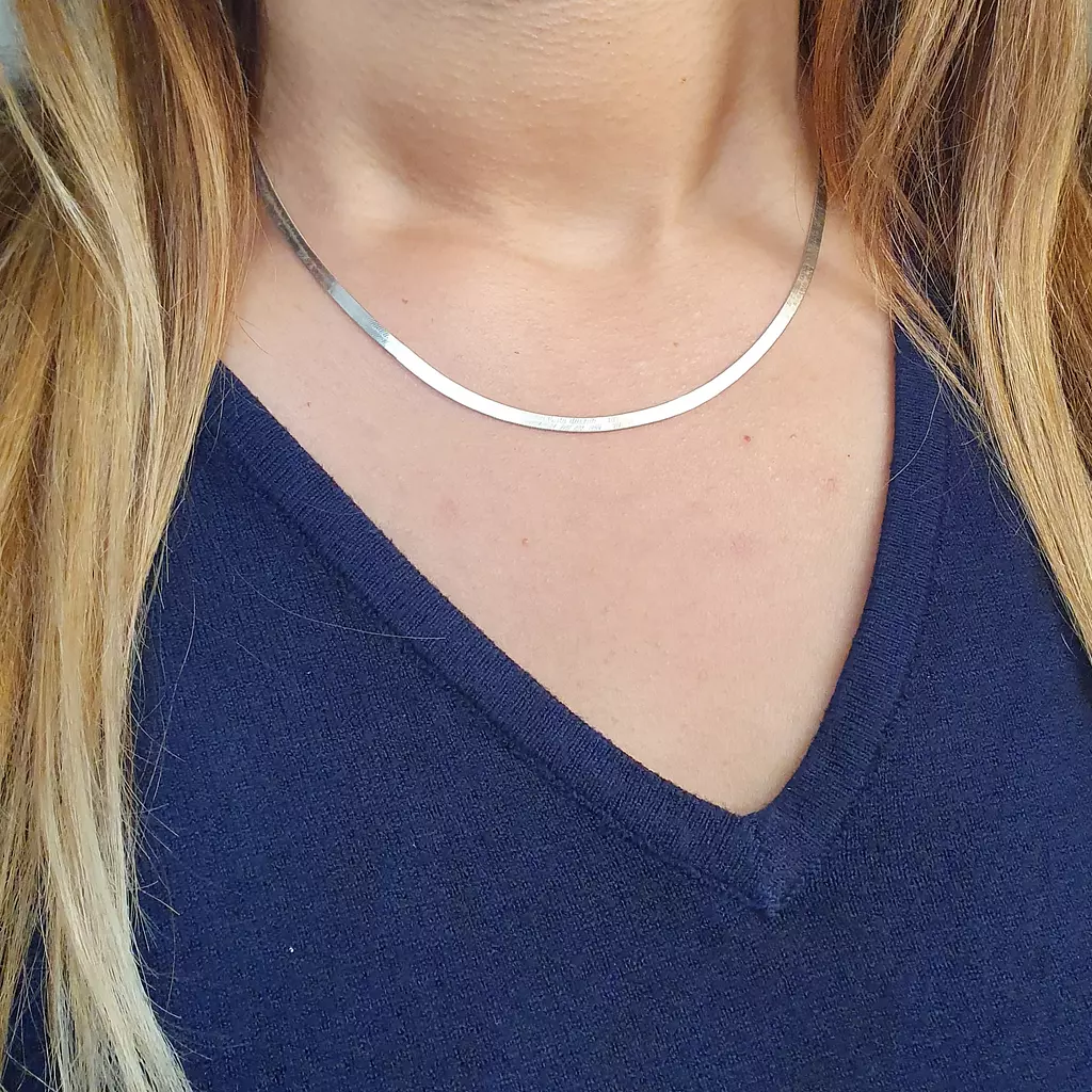 Plain necklace