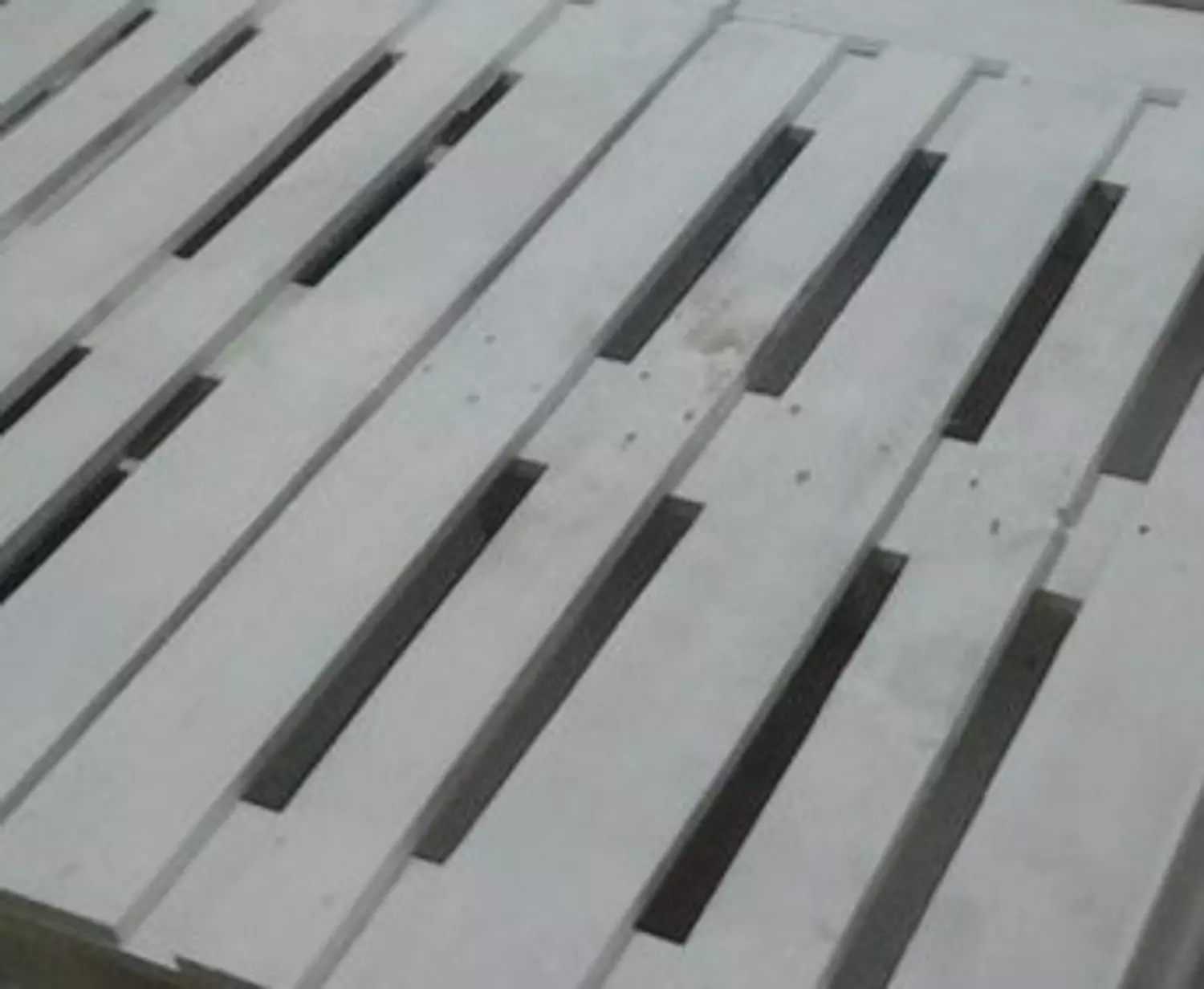 Pallet bed 240cm  2