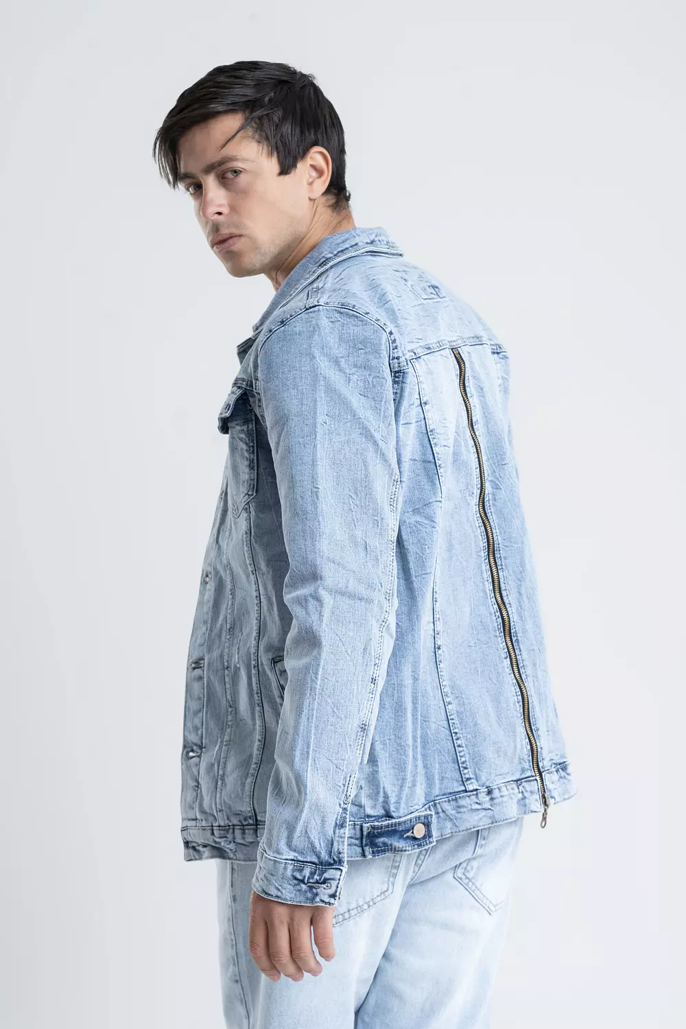 DENIM JACKET WITH ZIPPER AT BACK 3