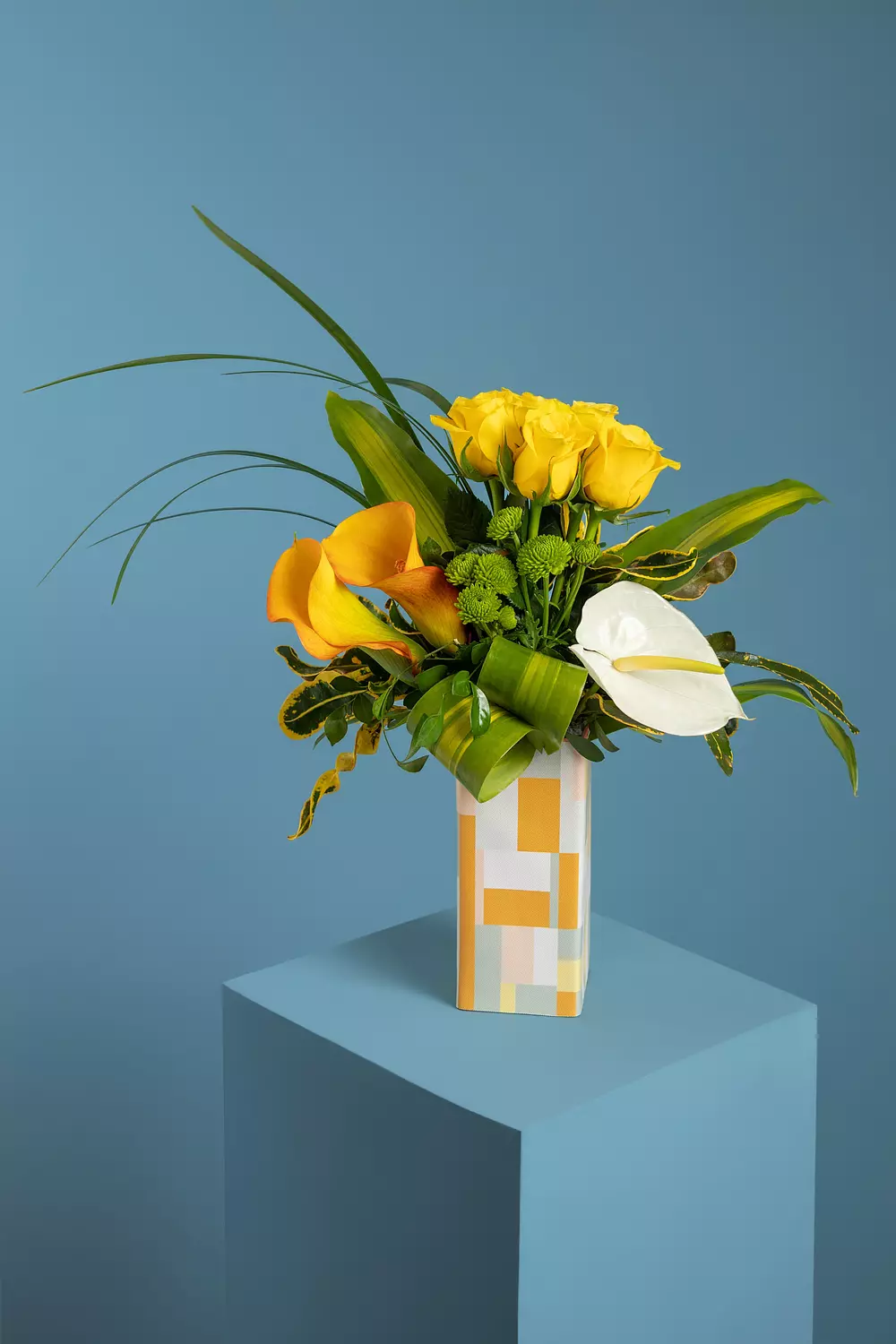 Bright and Unique Flower Box  0